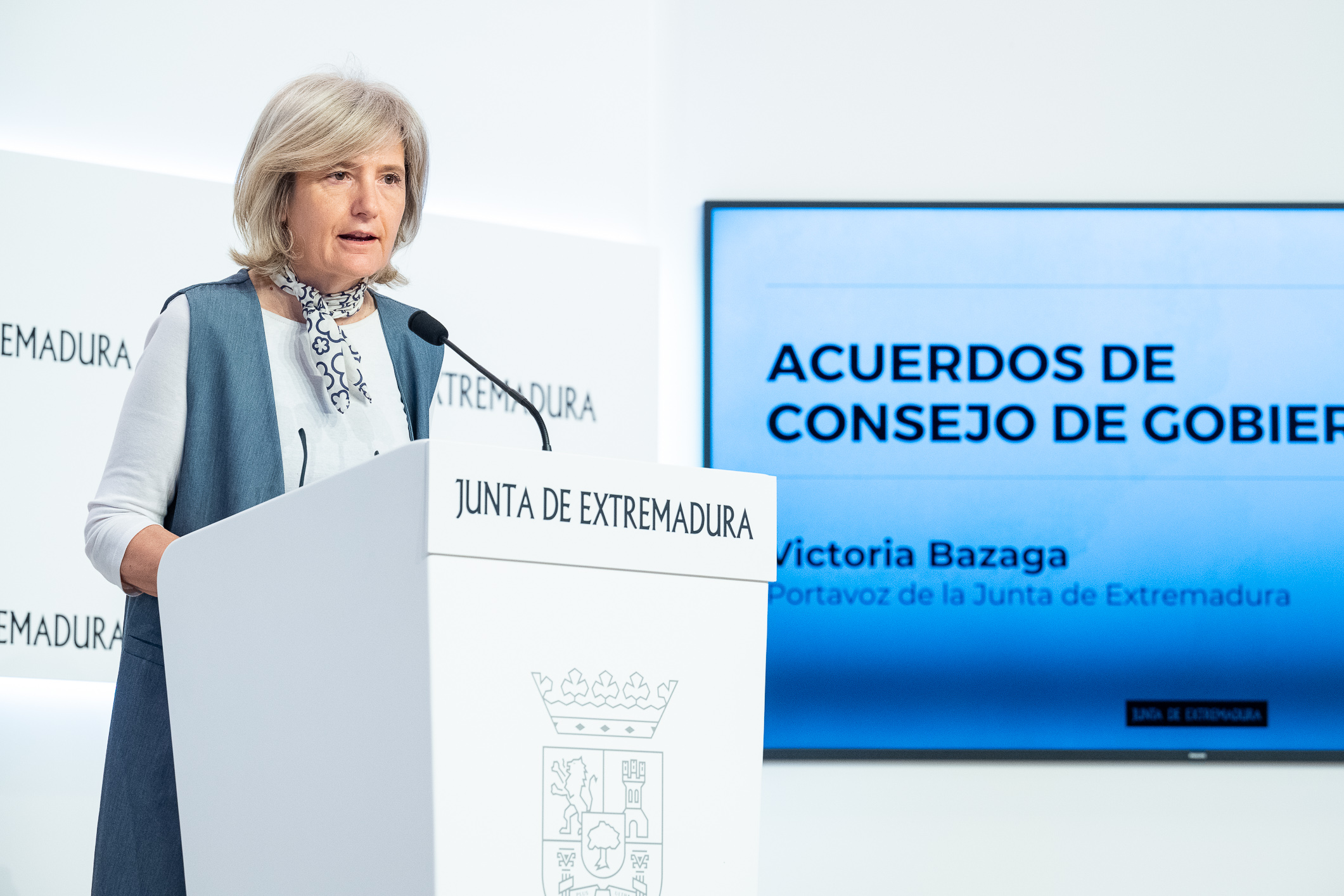 La portavoz de la Junta de Extremadura, Victoria Bazaga; durante la rueda de prensa.