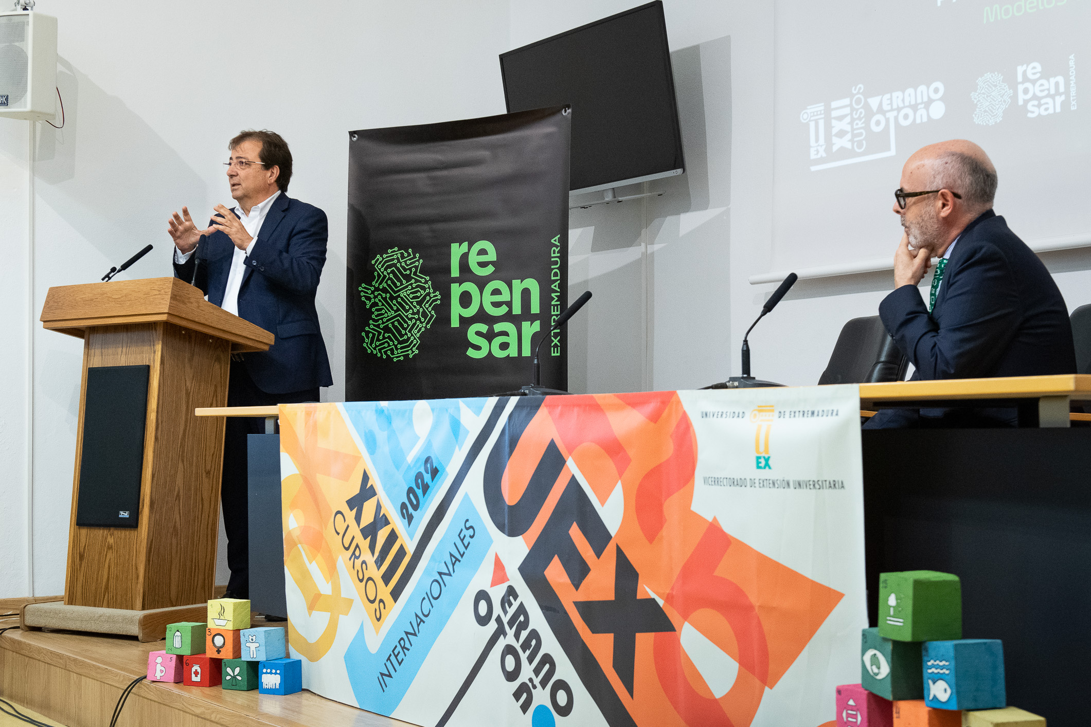 Foto del presidente de la Junta de Extremadura durante su intervención en el acto