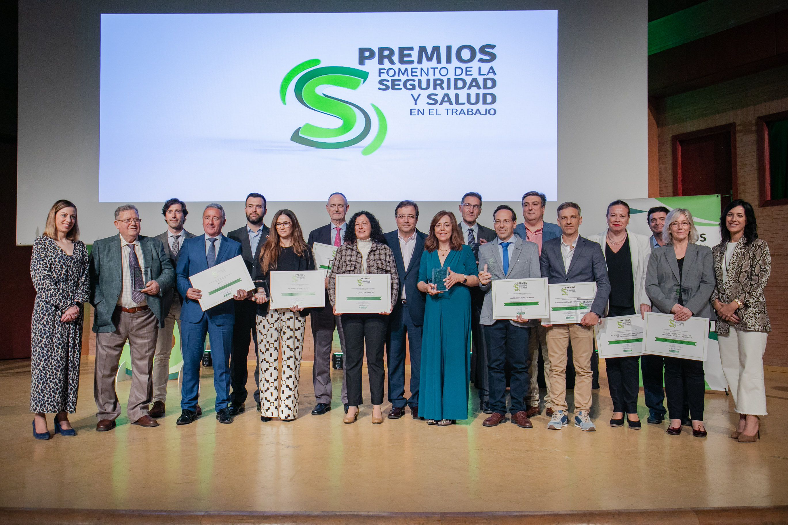 los premiados en el certamen de seguridad y salud laboral