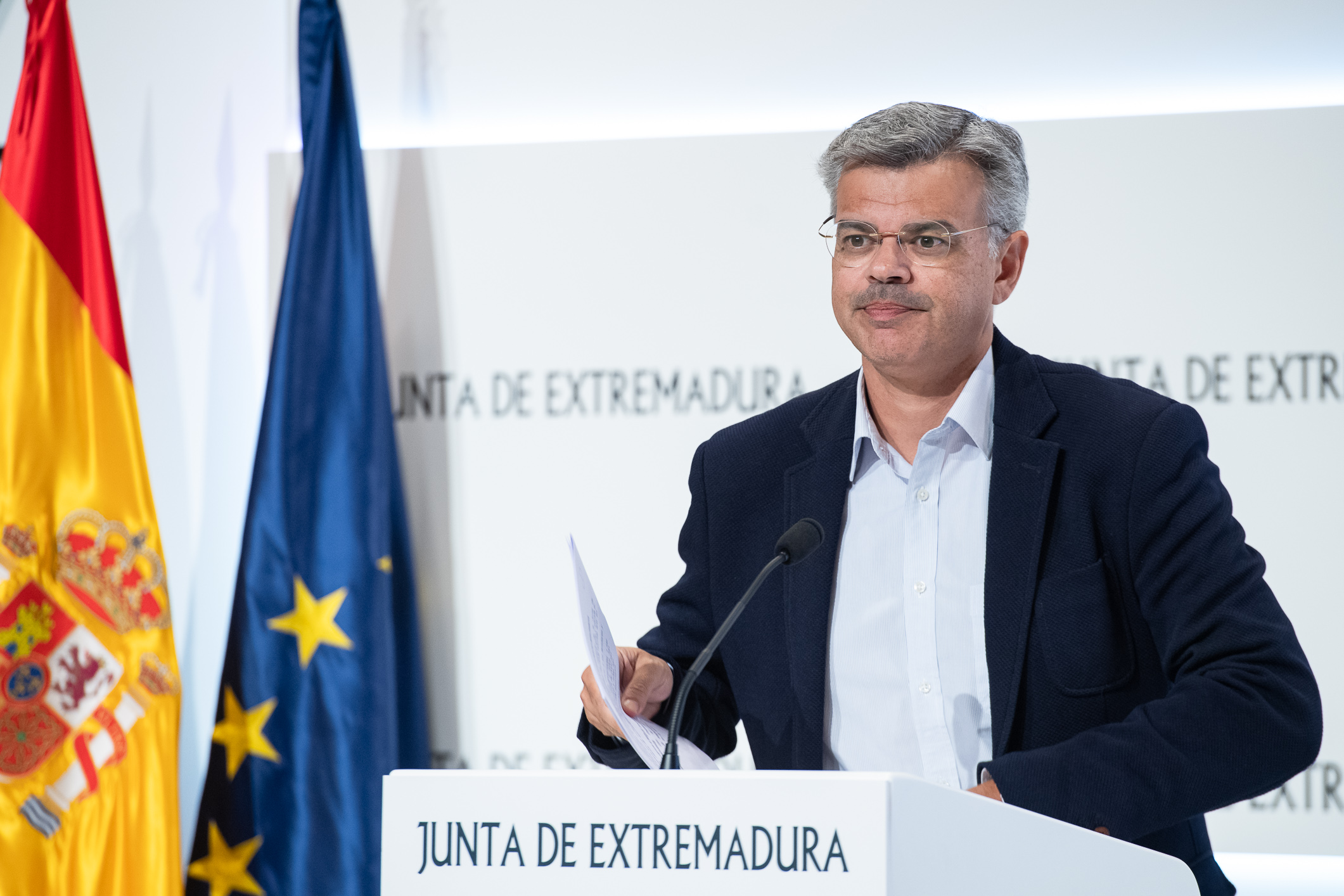 Foto del portavoz de la Junta, Juan Antonio González Gracia, en la rueda de prensa posterior al Consejo de Gobierno