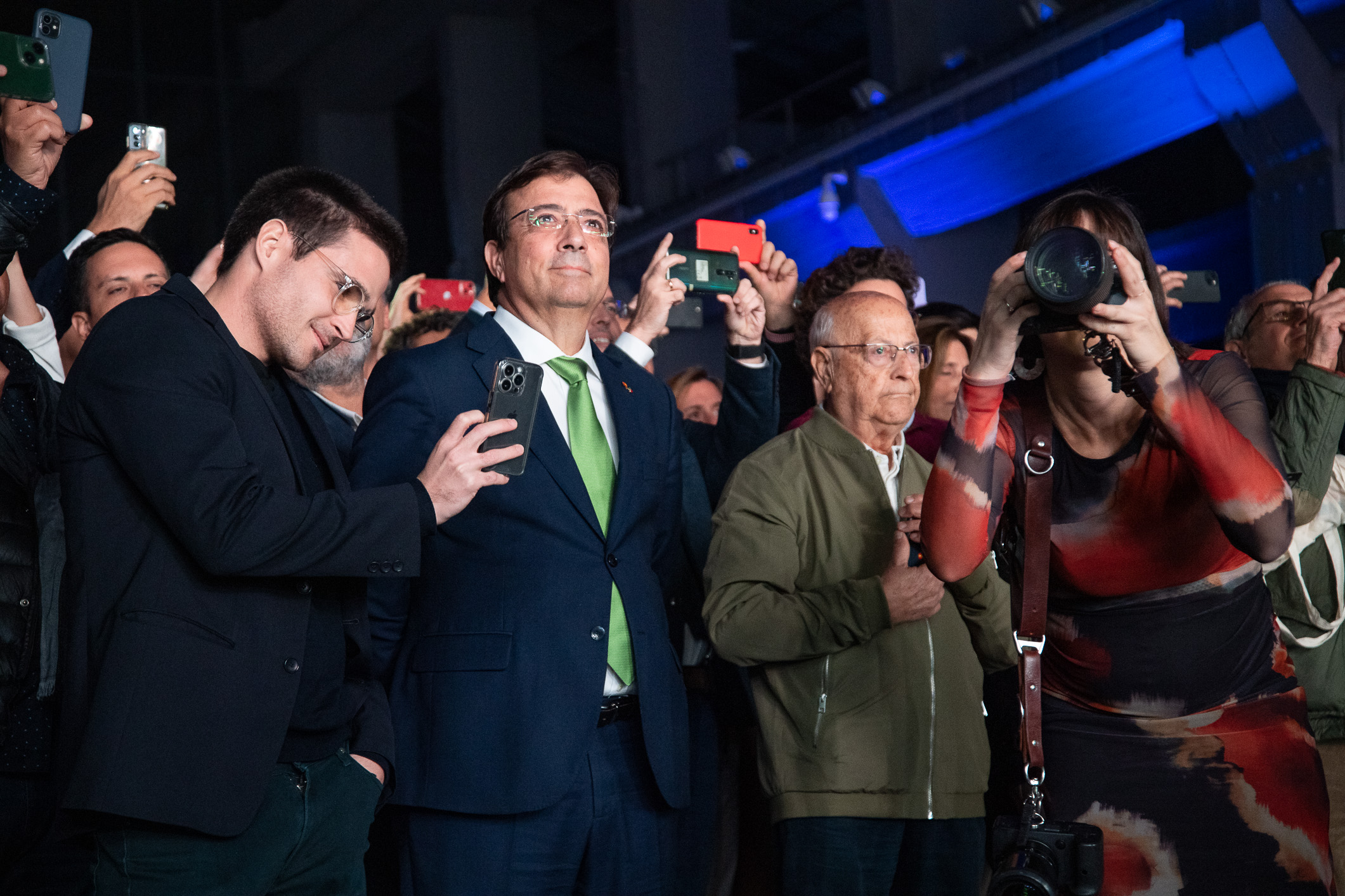 El presidente de la Junta durante la presentación en Madrid del coche eléctrico Liux 1