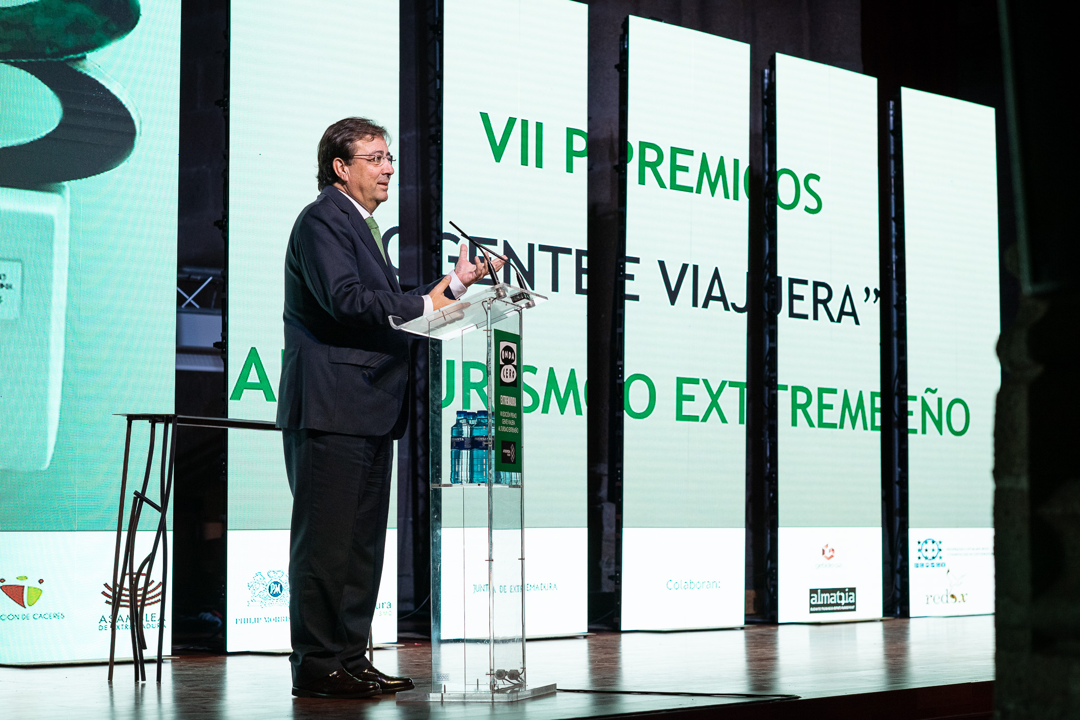 Fernández Vara en los premios Gente Viajera 1