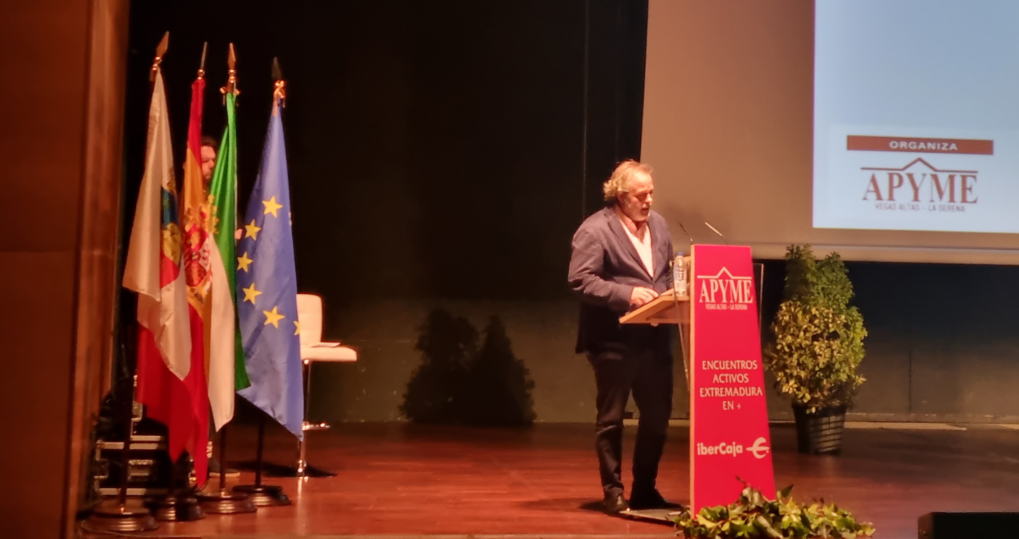 Foto del consejero de Economía, Ciencia y Agenda Digital durante el encuentro organizado por APYME