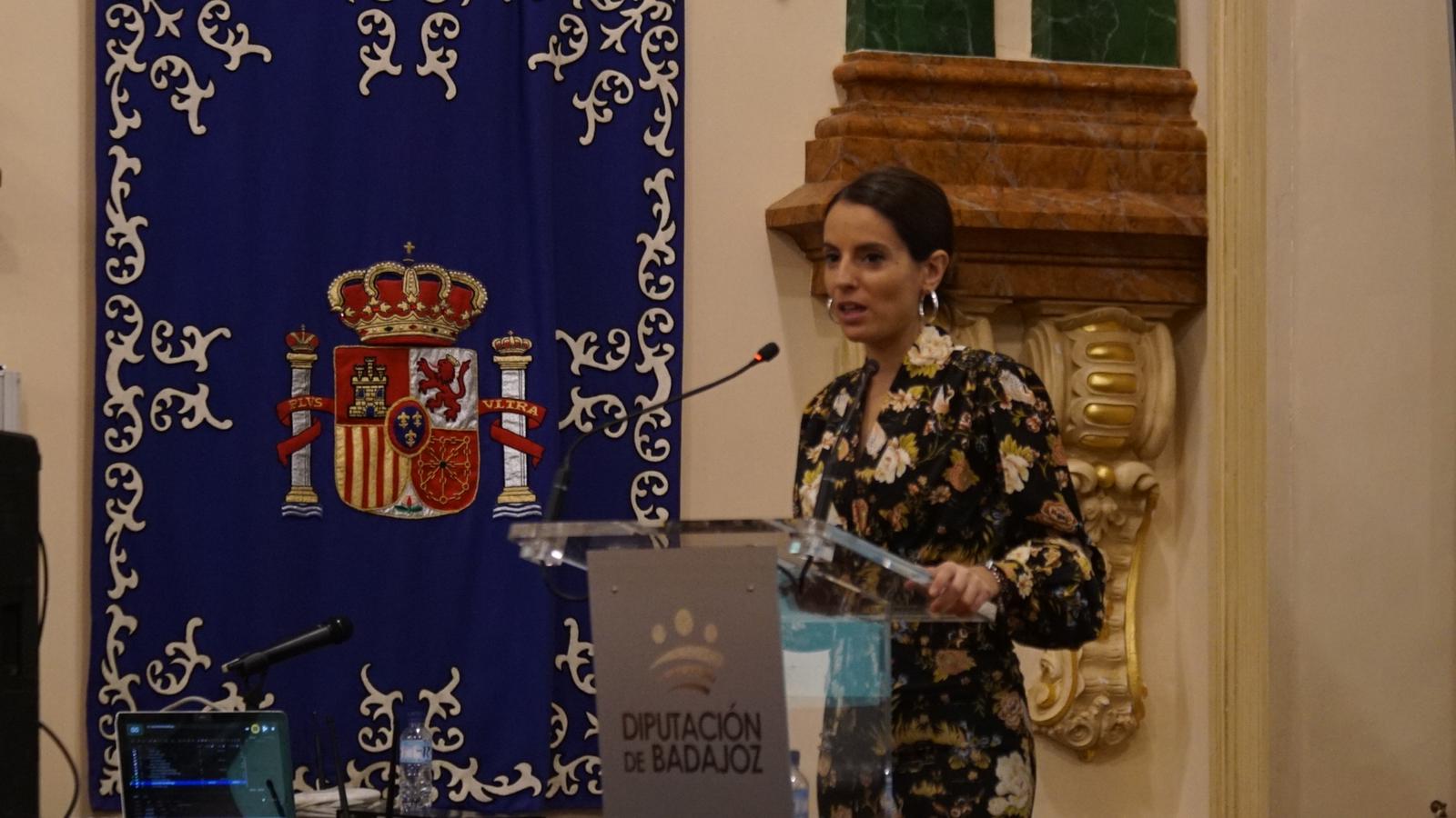 Foto de consejera de Cultura, Turismo y Deportes en la entrega de los Premios Excelencia 2022 del Aula Flamenco