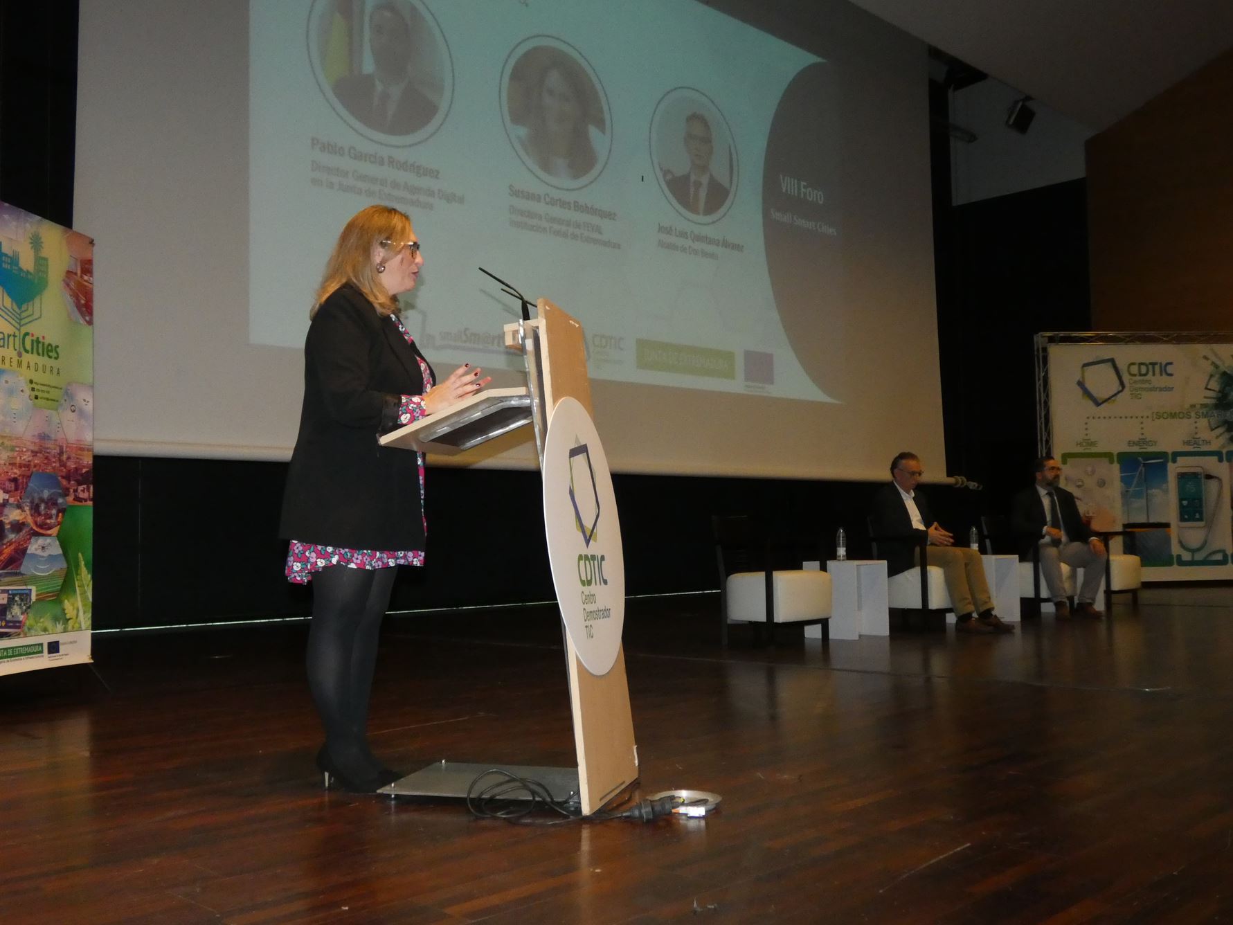 Foto de la directora general de Empresa durante el Foro