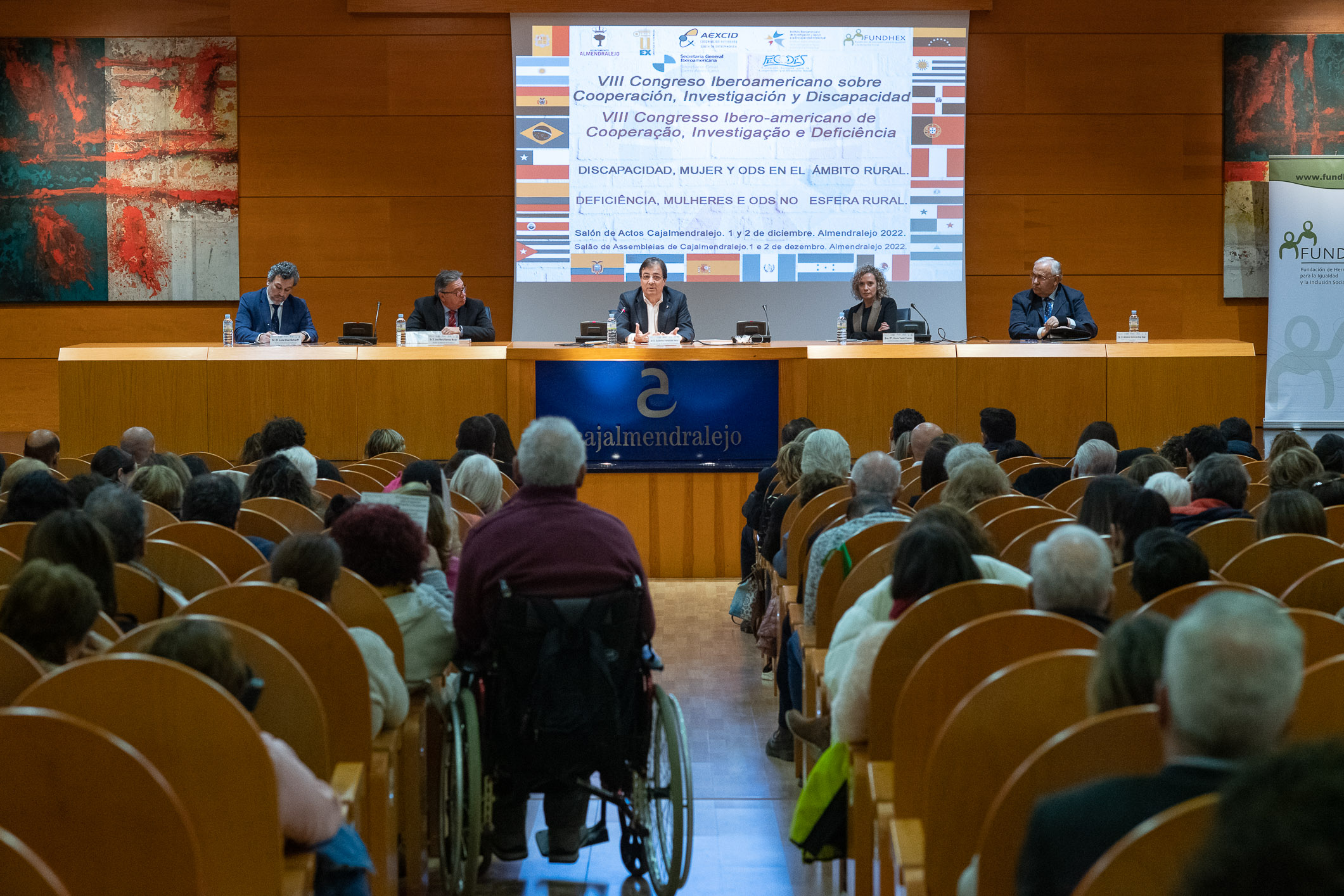 Foto del presidente de la Junta de Extremadura durante el Congreso