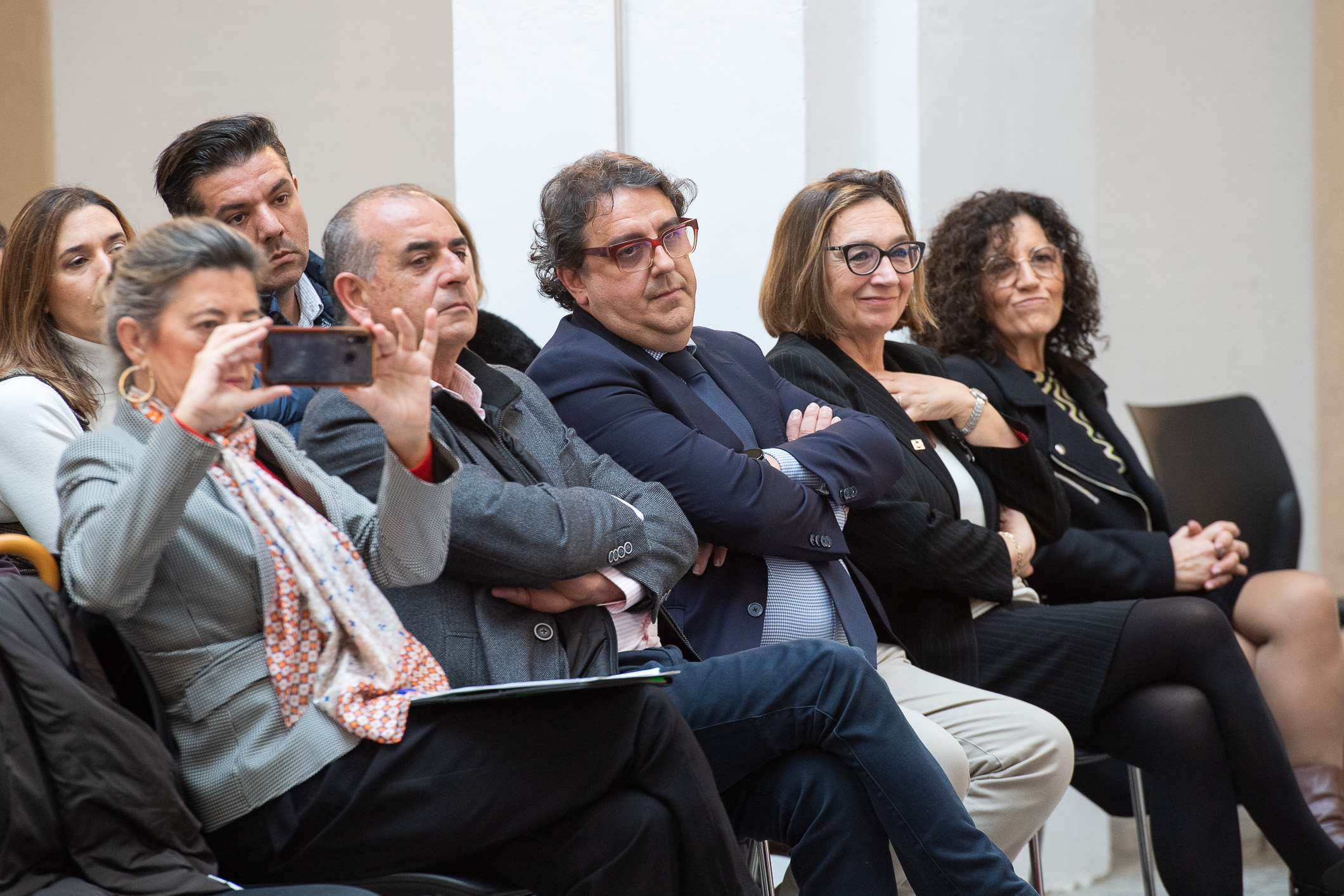 Foto del vicepresidente segundo con asistentes a las jornadas