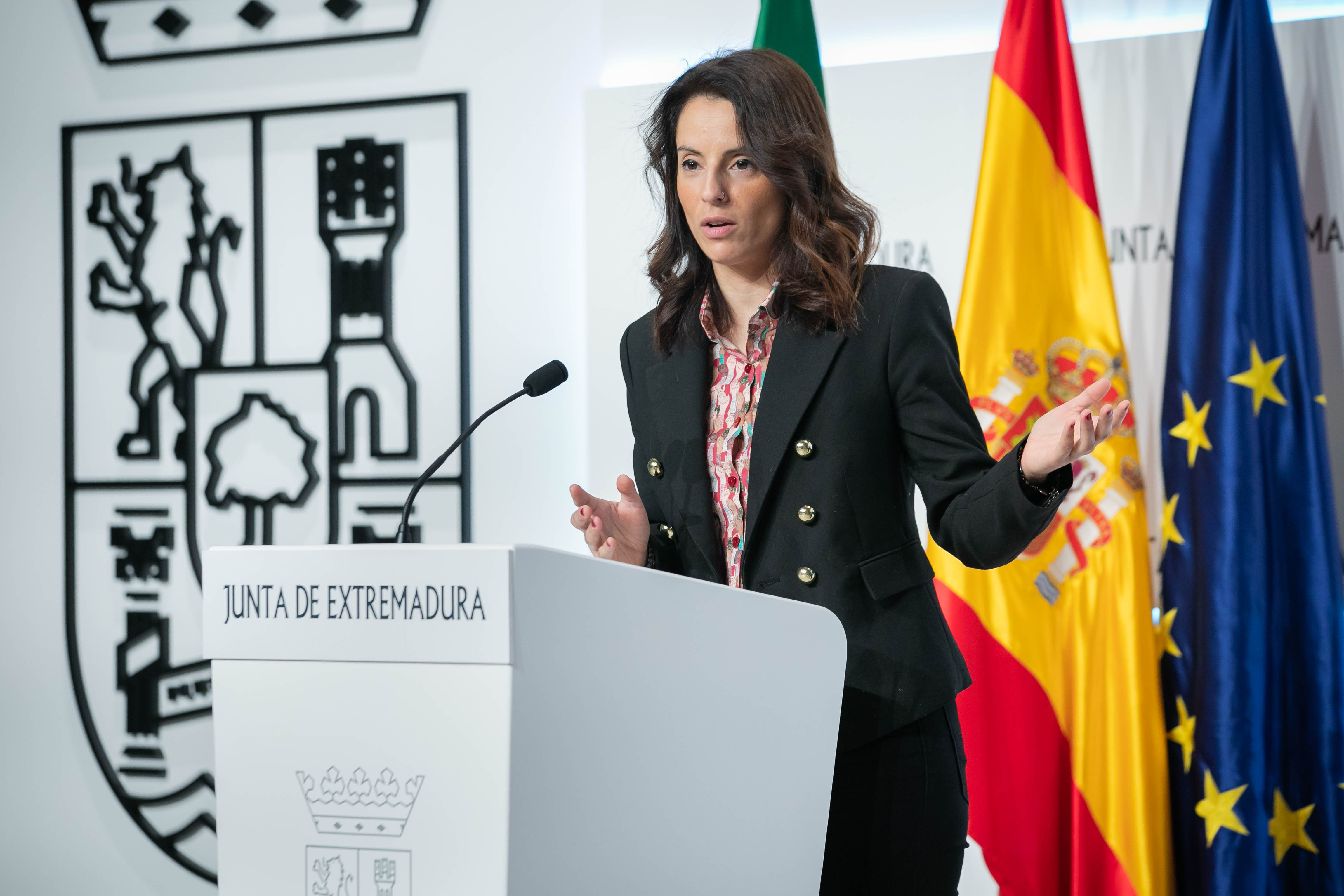 Foto de la consejera de Cultura, Turismo y Deportes durante la presentación