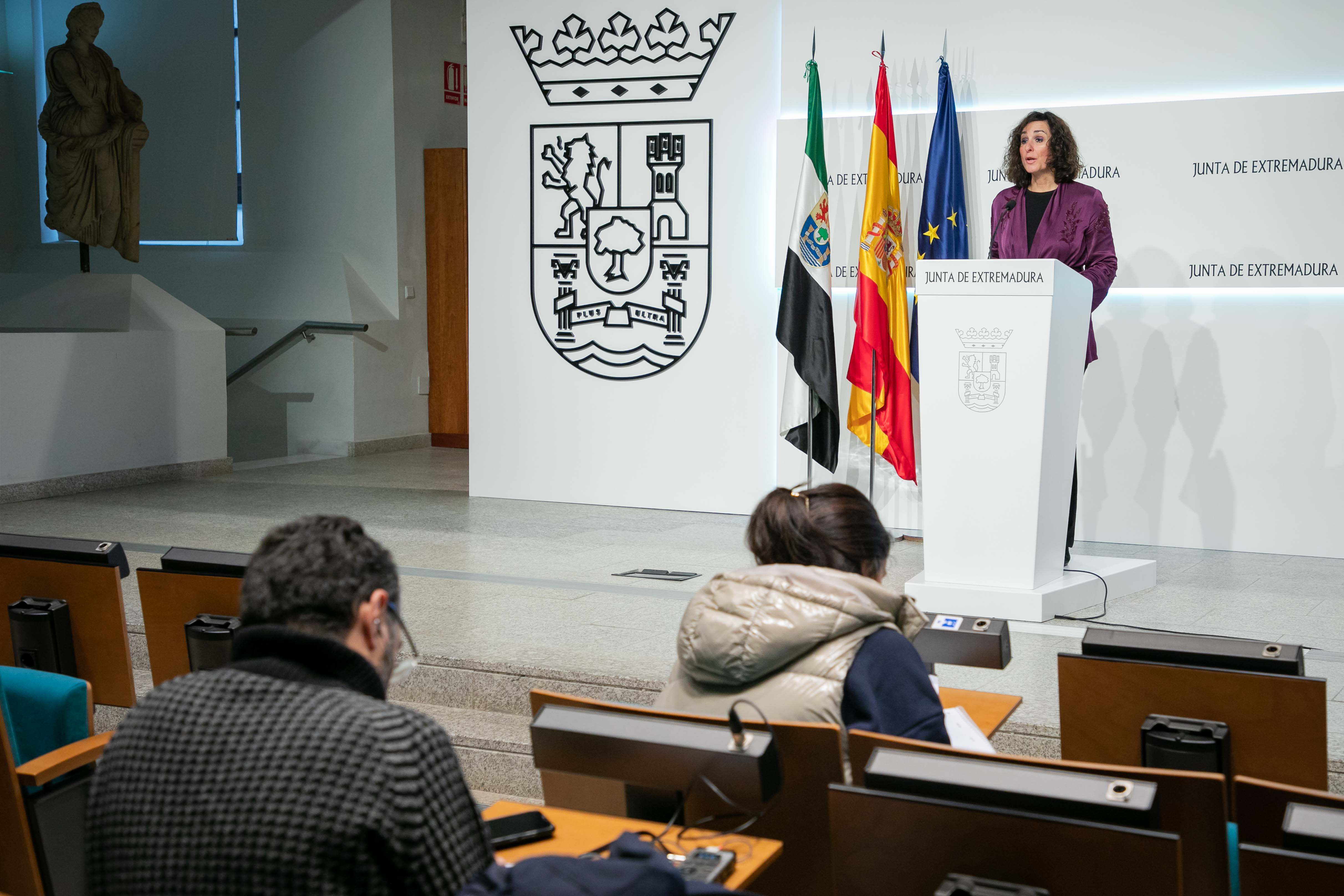 Foto de la consejera para la Transición Ecológica y Sostenibilidad durante la rueda de prensa