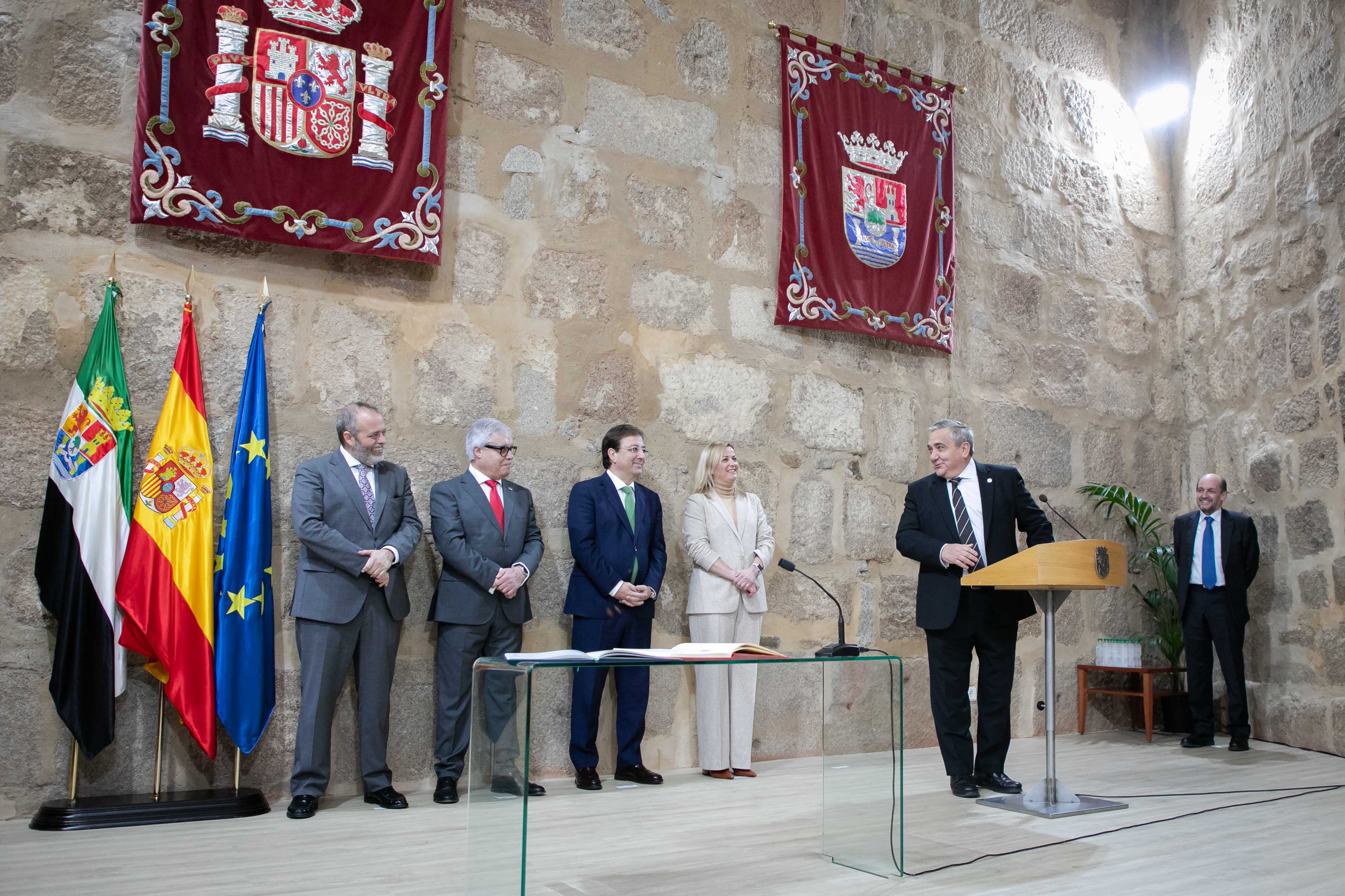 Celebración del acto de toma de posesión del rector magnífico de la Universidad de Extremadura,