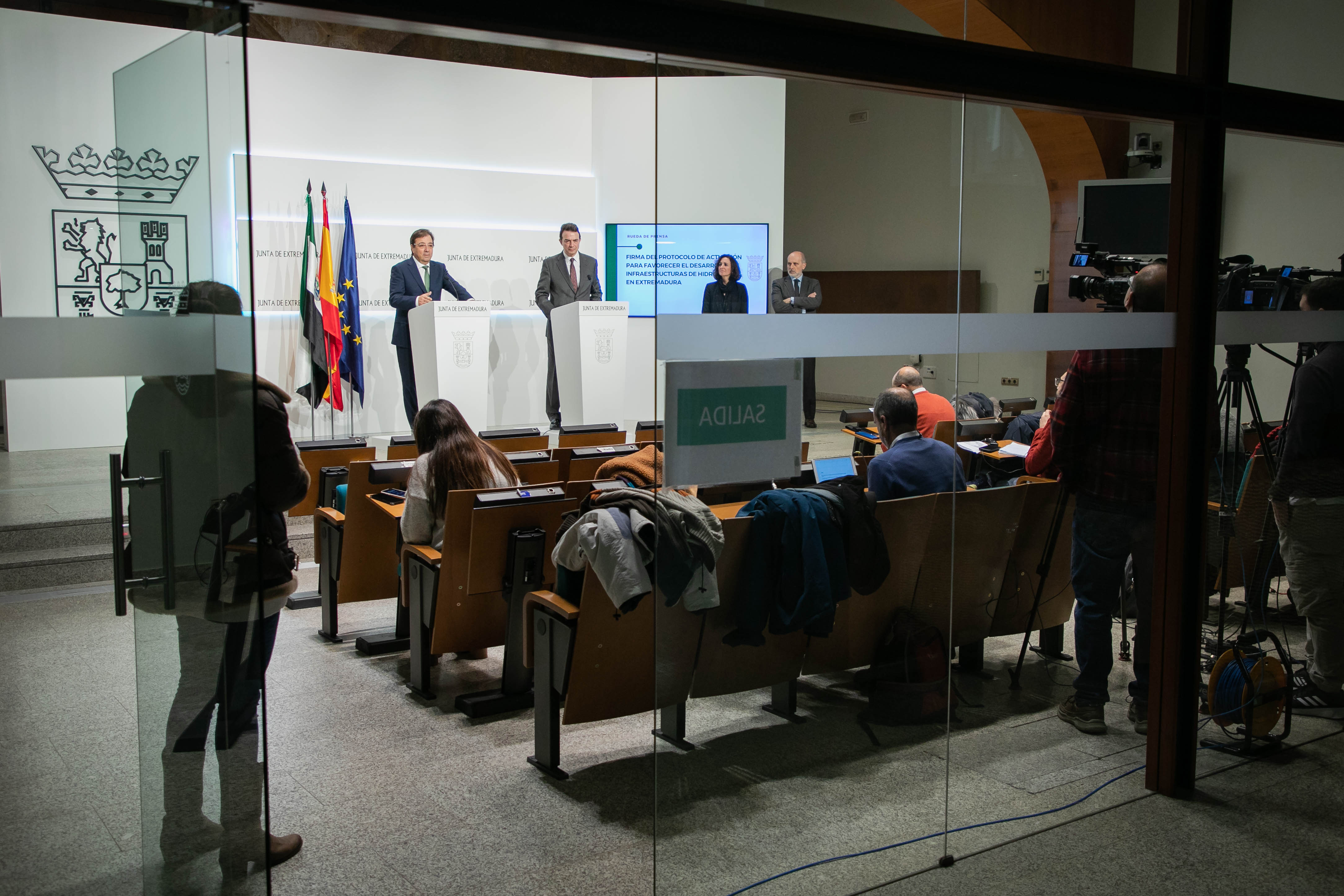 Imagen de la Sala de prensa durante la firma del protocolo y posterior atención a medios de comunicación