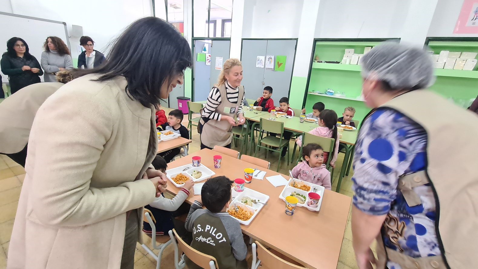 Consejera visita el comedor