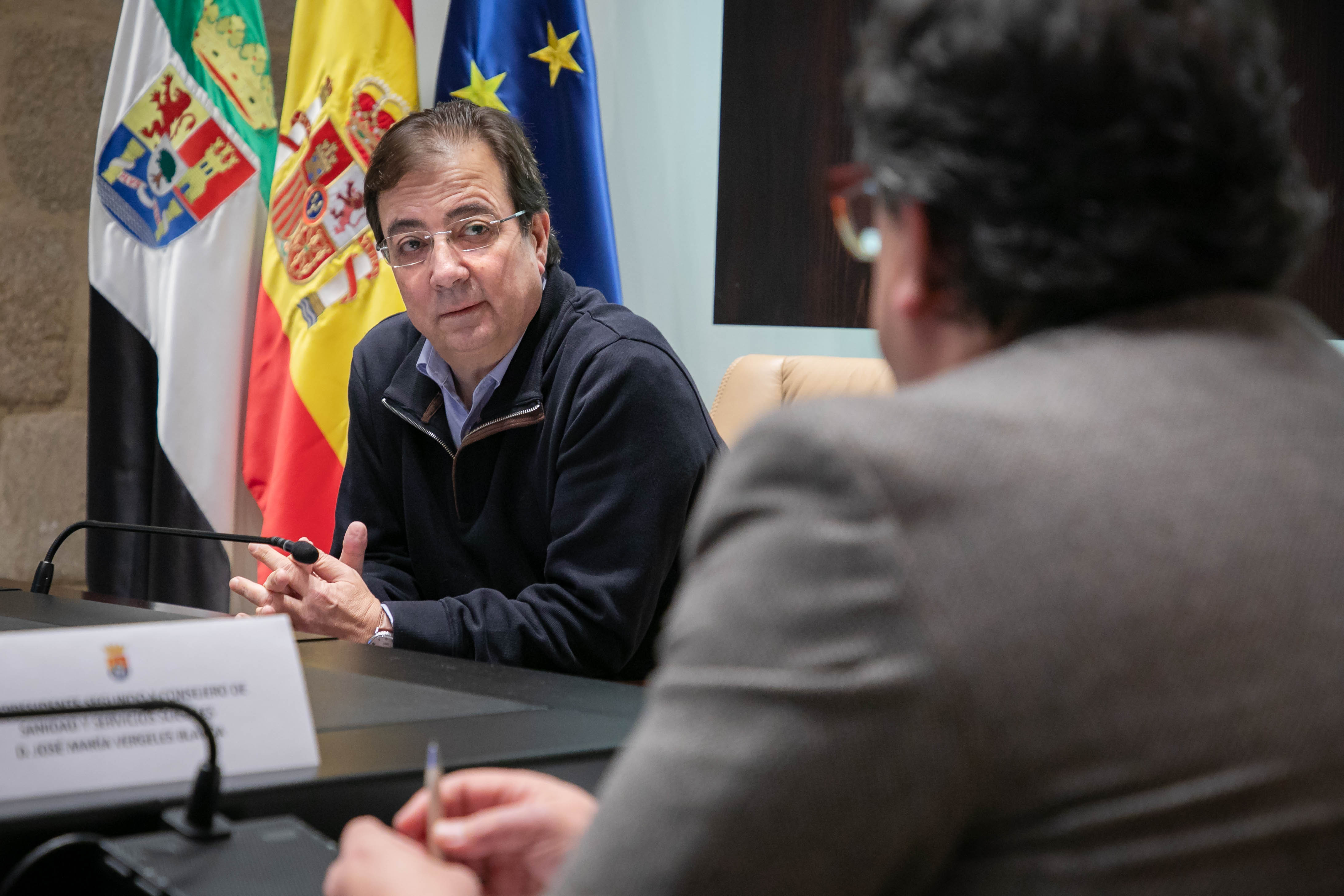 Guillermo Fernández Vara durante la reunión del Consejo de Gobierno
