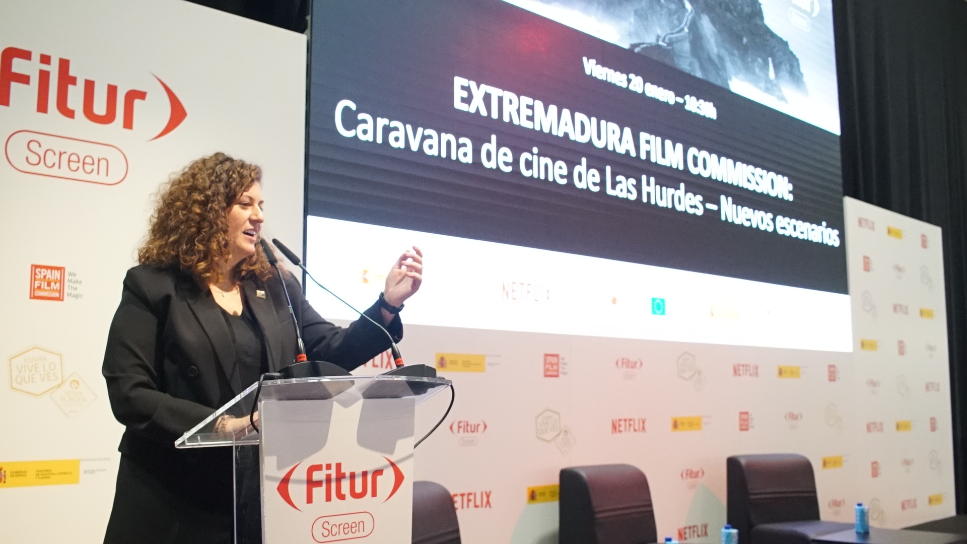 Foto de la directora de Medios Audiovisuales y Filmoteca de Extremadura, Natalia Rodrigo Pizarro, durante la presentación