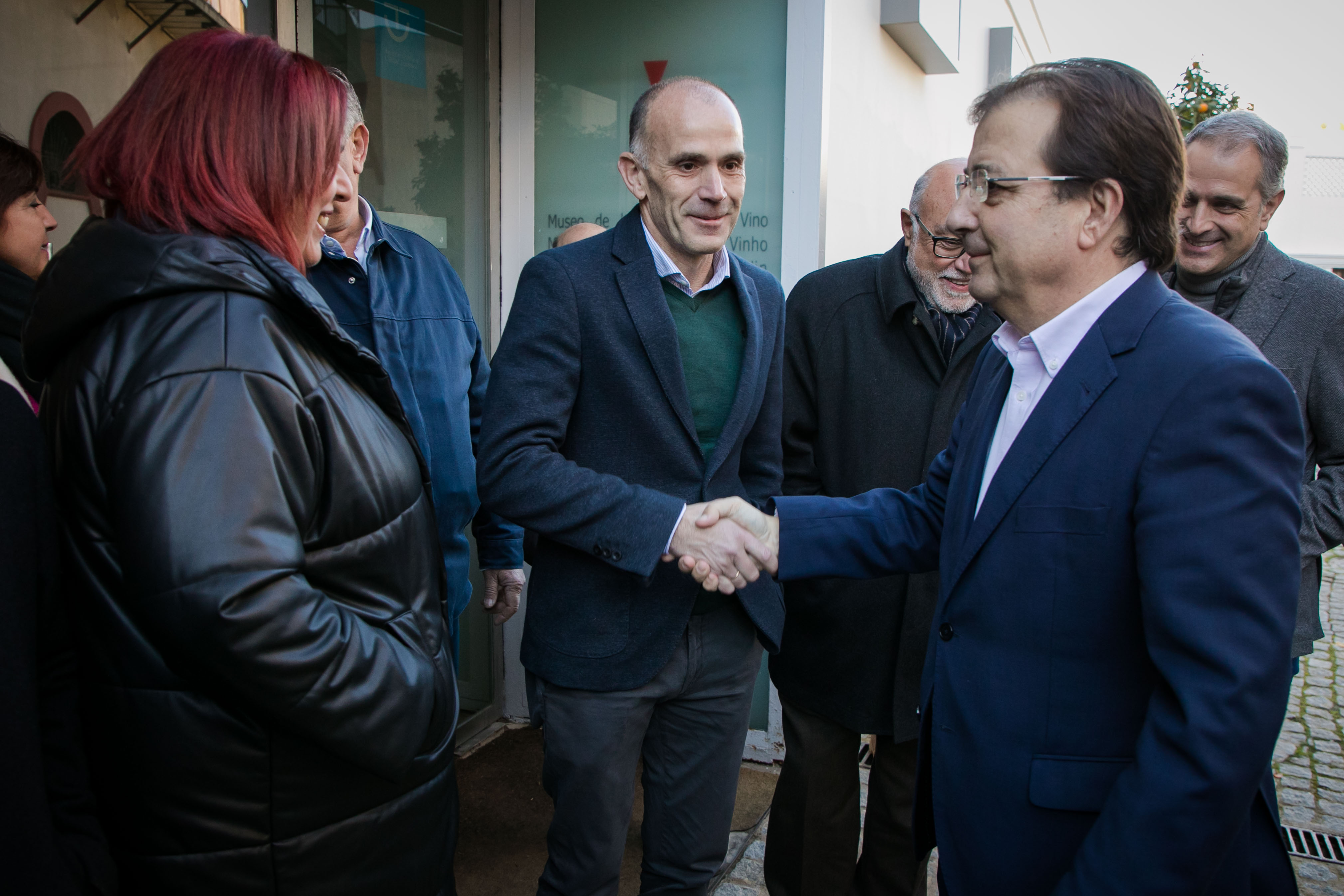 Foto del presidente de la Junta de Extremadura a la llegada de la presentación del proyecto de regadíos