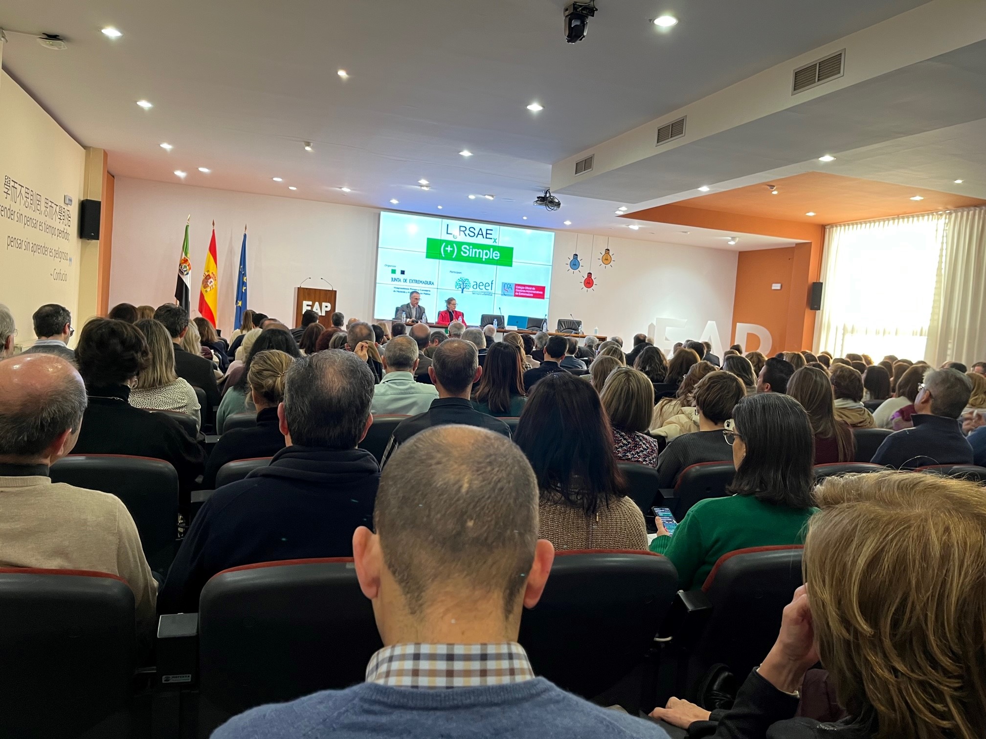 Acto en la Escuela de la Administración Pública