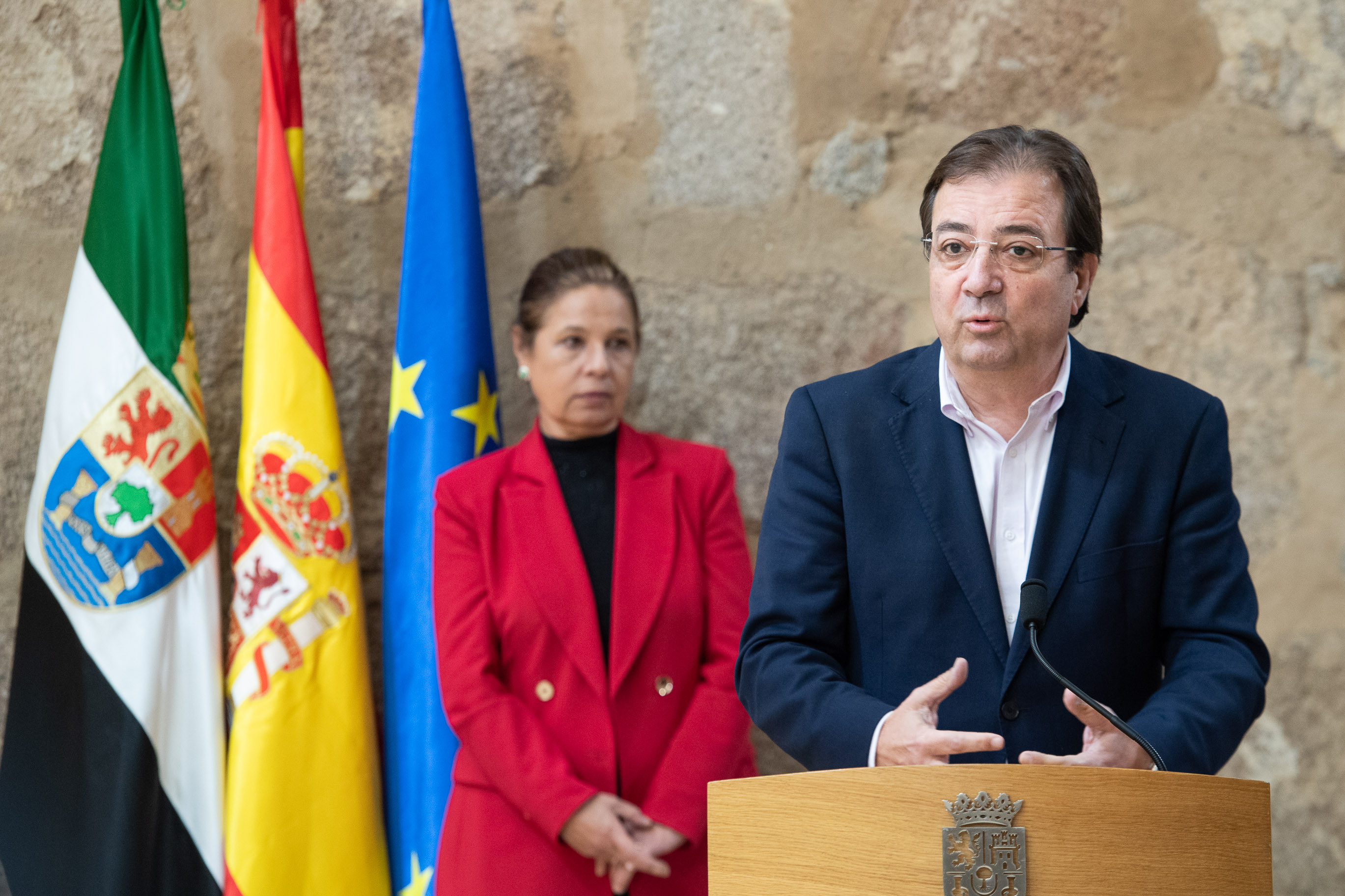 Foto del presidente de la Junta de Extremadura 