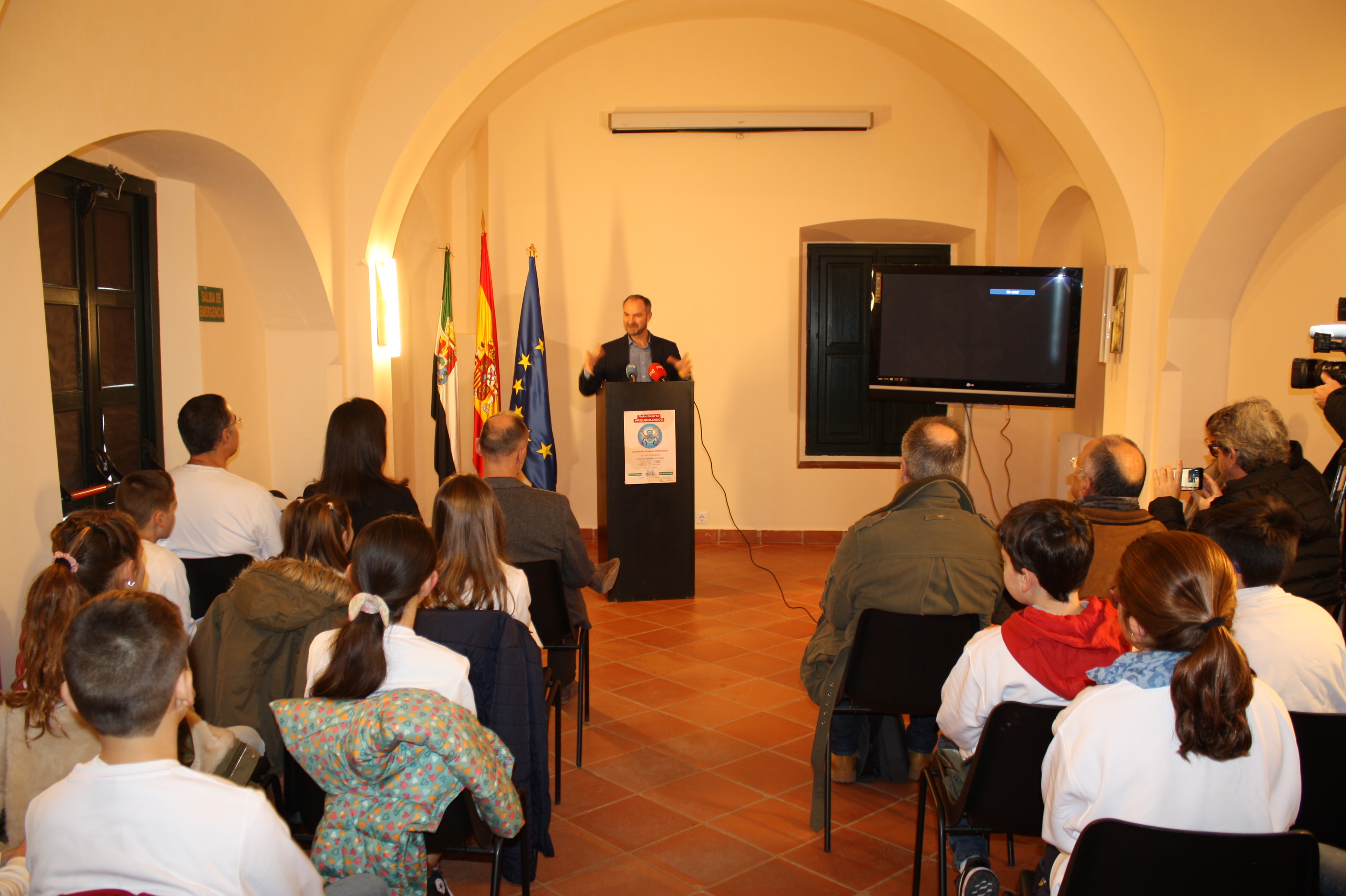 Foto del director general de Innovación e Inclusión Educativa, Juan Pablo Venero, durante la presentación del proyecto