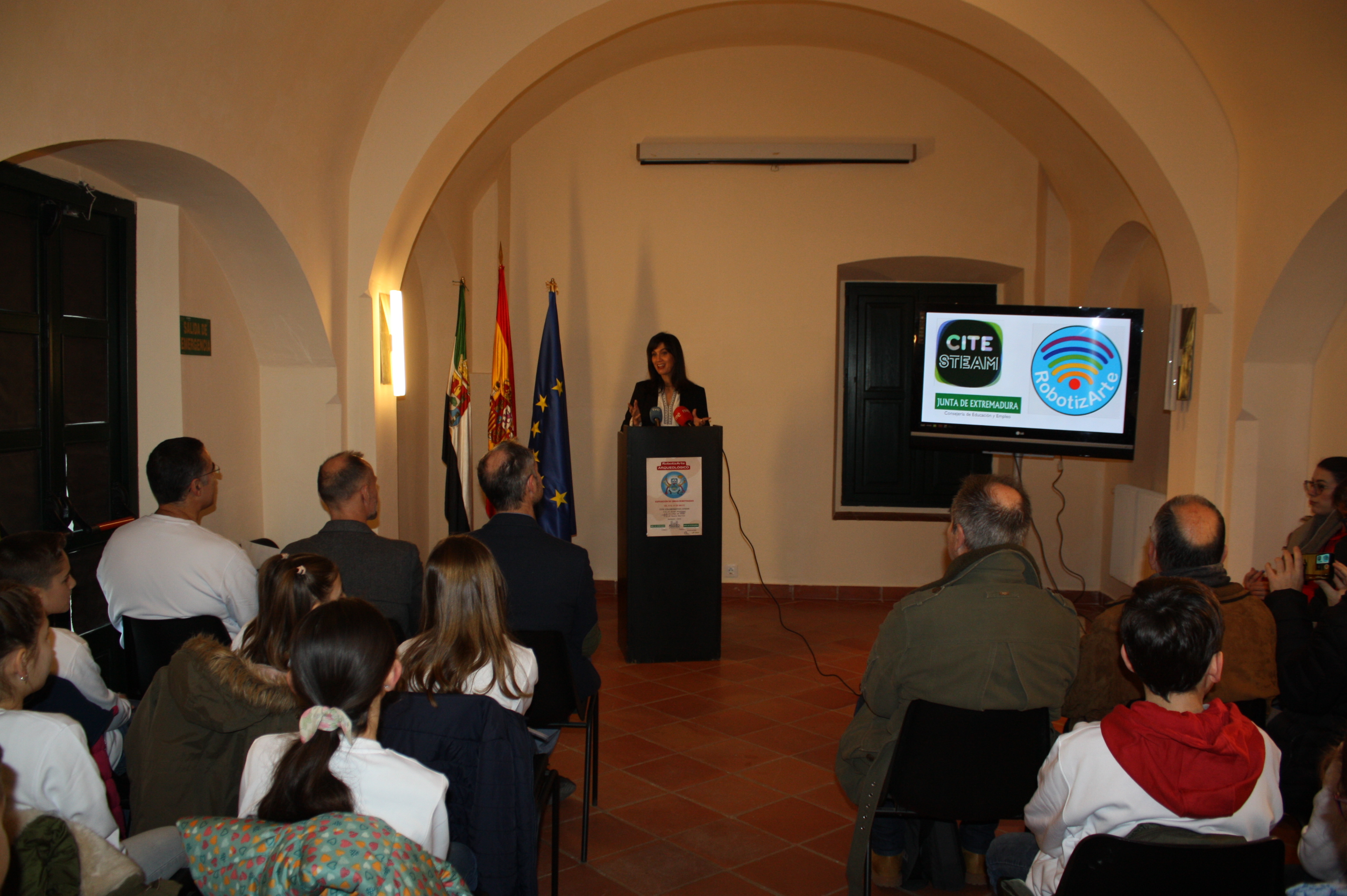 Foto de la secretaria general de Cultura durante la presentación del proyecto