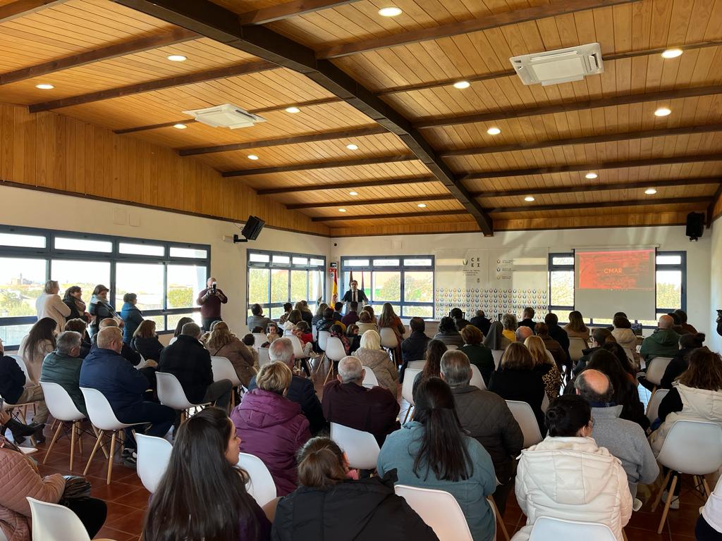 Foto del consejero de Sanidad y Servicios Sociales durante la inauguración de la residencia