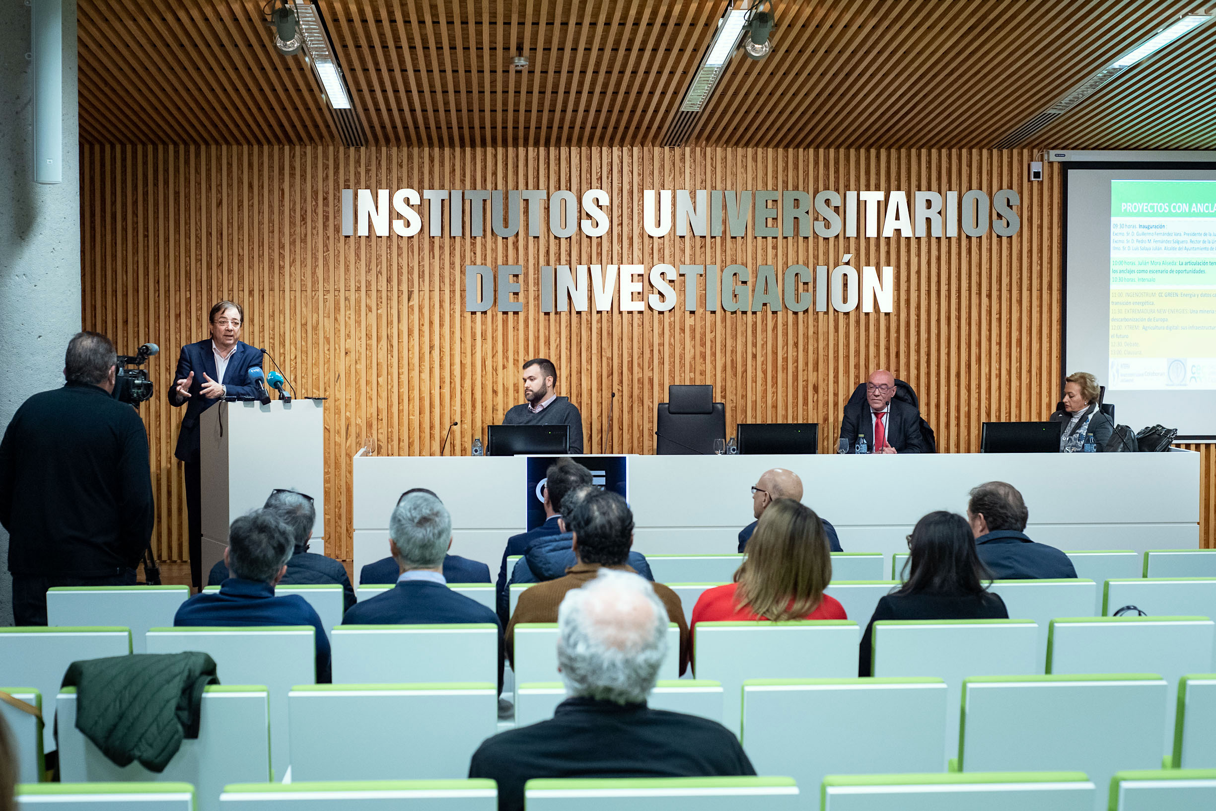 Acto en Institutos Universitarios de Investigación