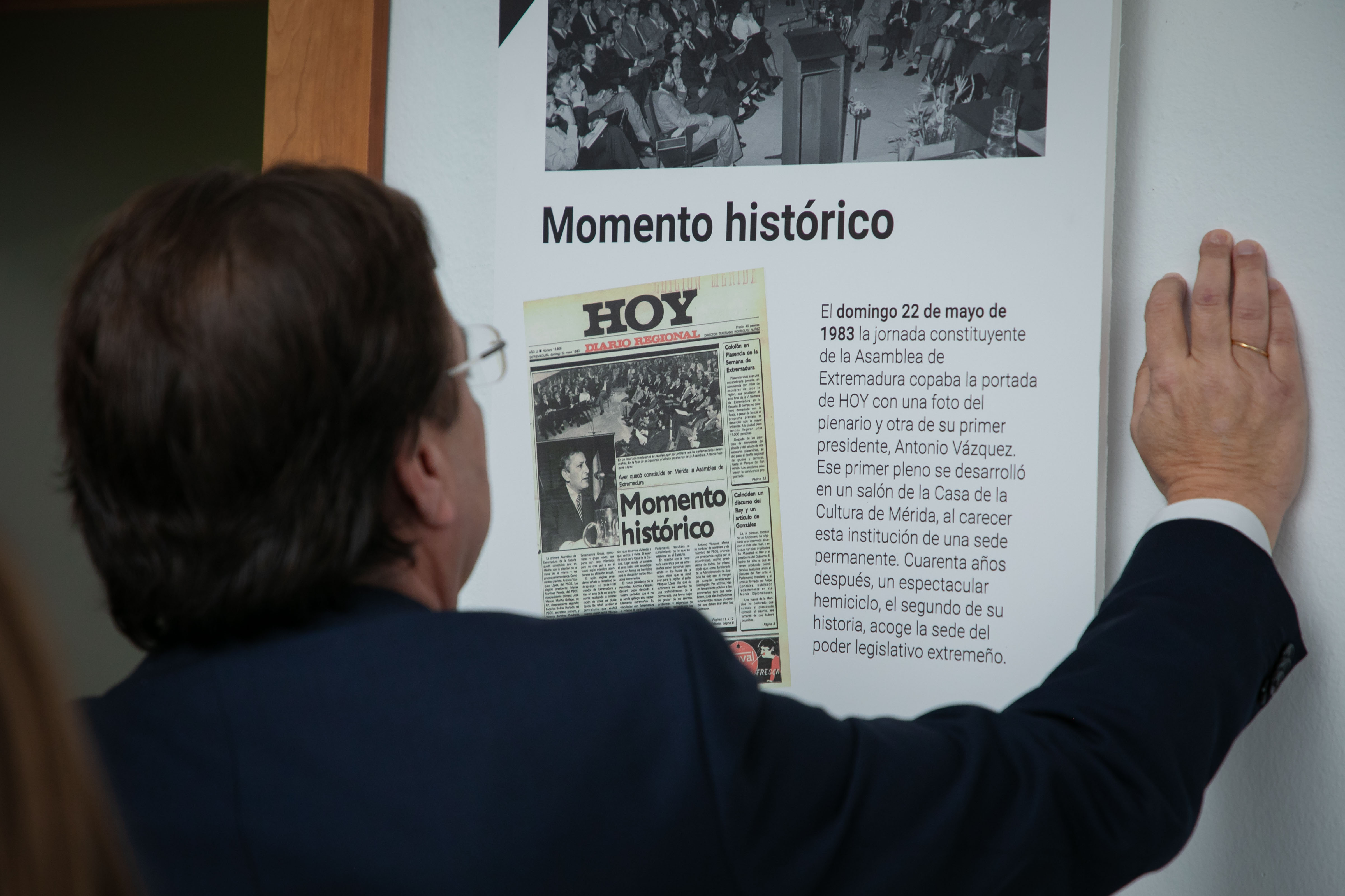 inauguración de la exposición del Diario Hoy  40 aniversario del Estatuto de Autonomía 10