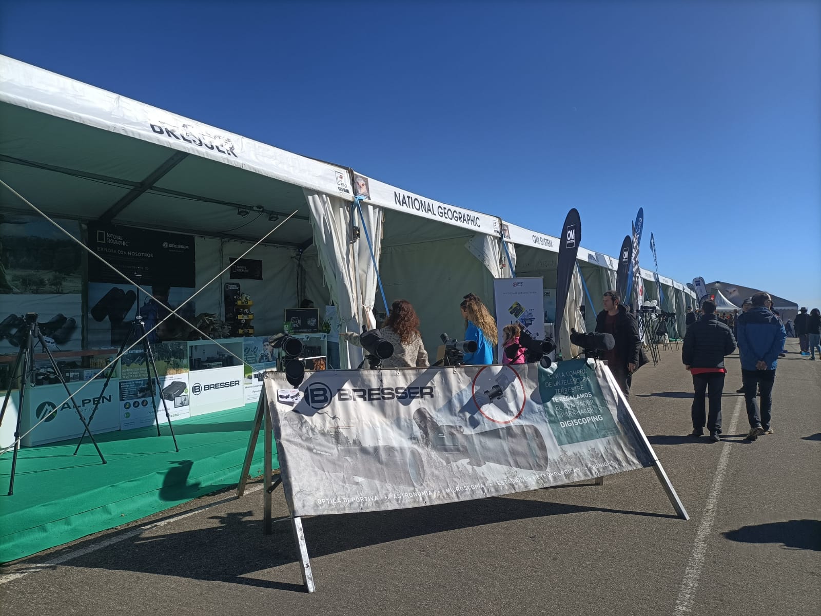 Foto de los expositores de la feria