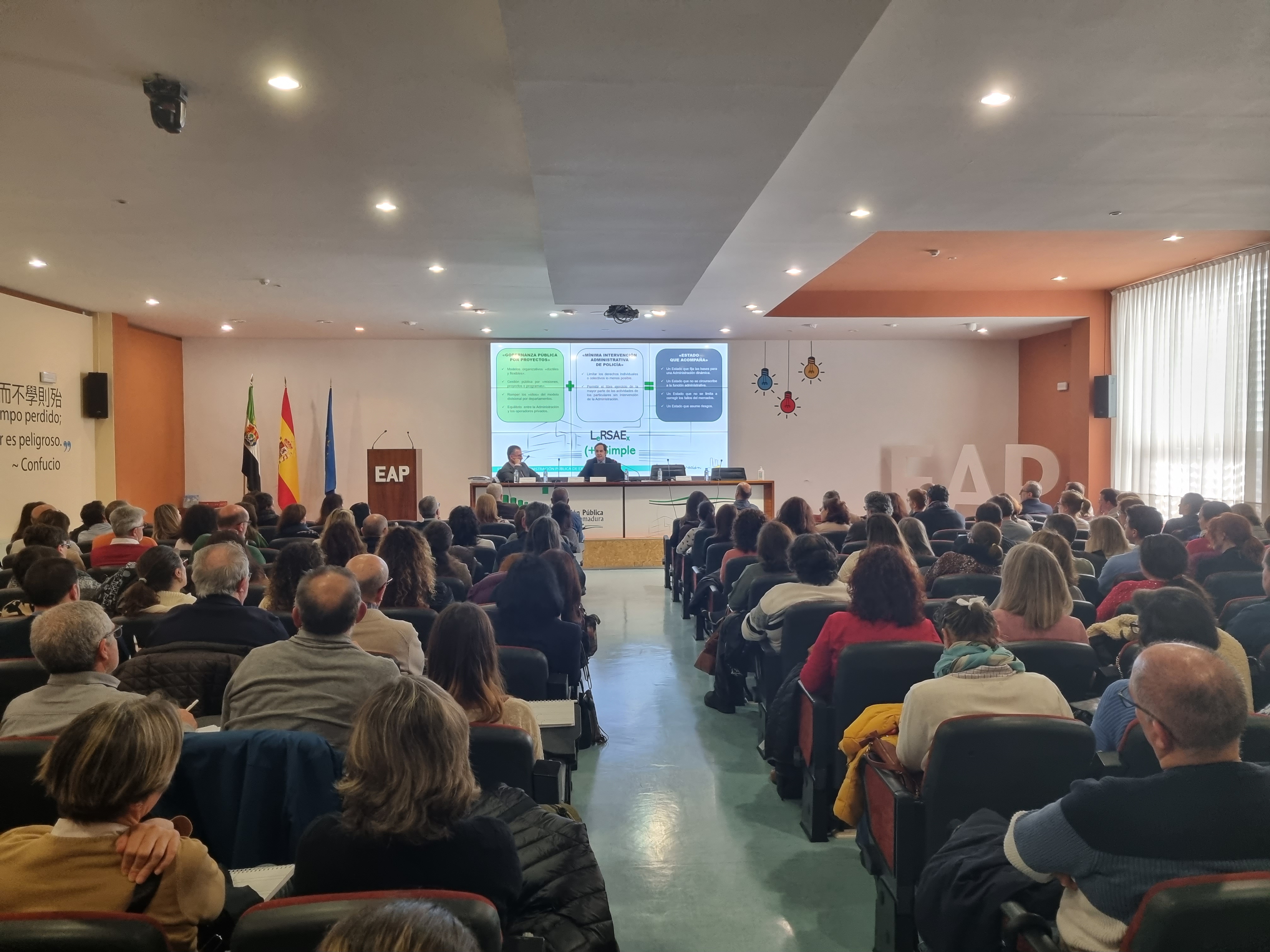 ernando Blanco explica la Ley de Racionalización y Simplificación Administrativa de Extremadura 1