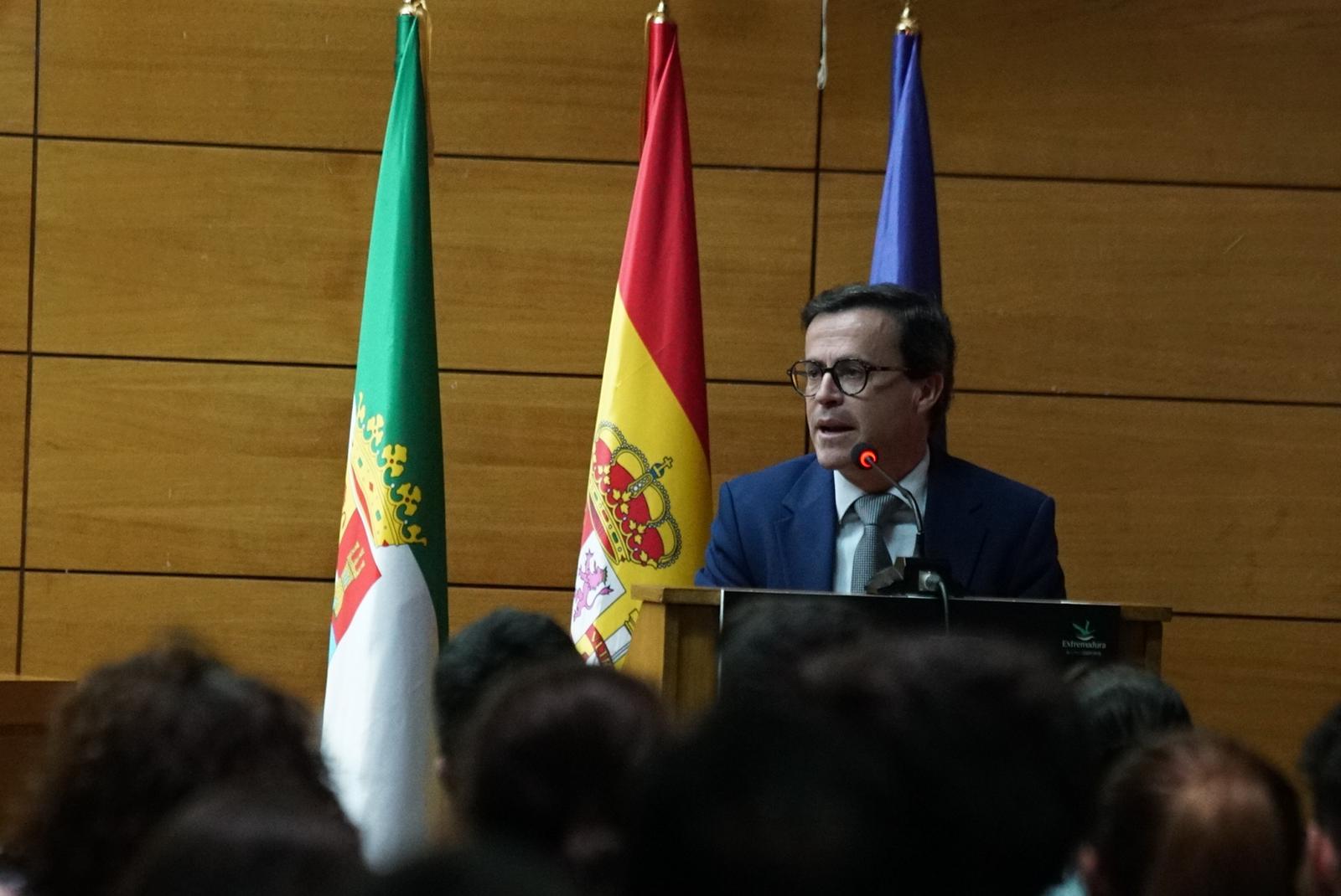 Foto del presidente de la Diputación Provincial de Badajoz