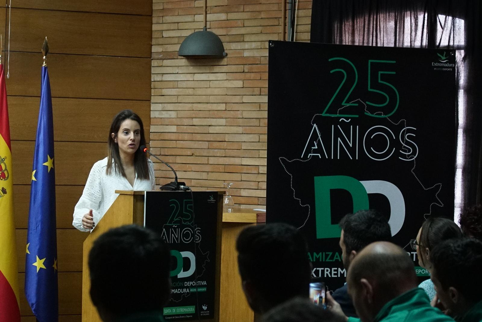 Foto de la consejera de Cultura, Turismo y Deportes en el acto del 25 aniversario