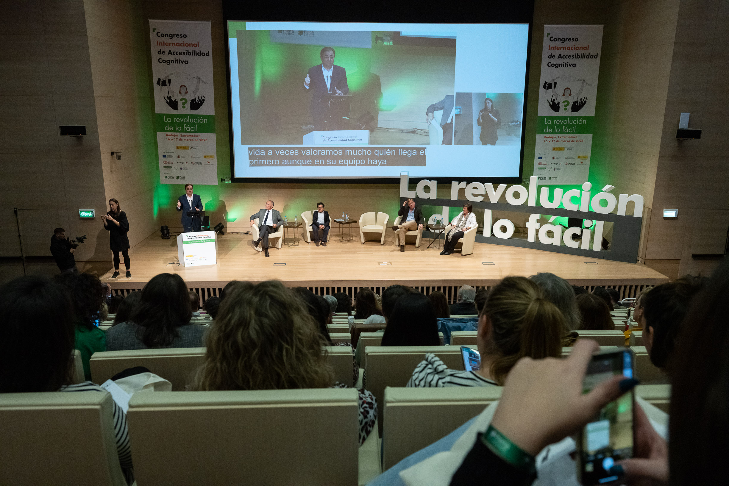 Fernández Vara interviene en el congreso de Plena inclusión