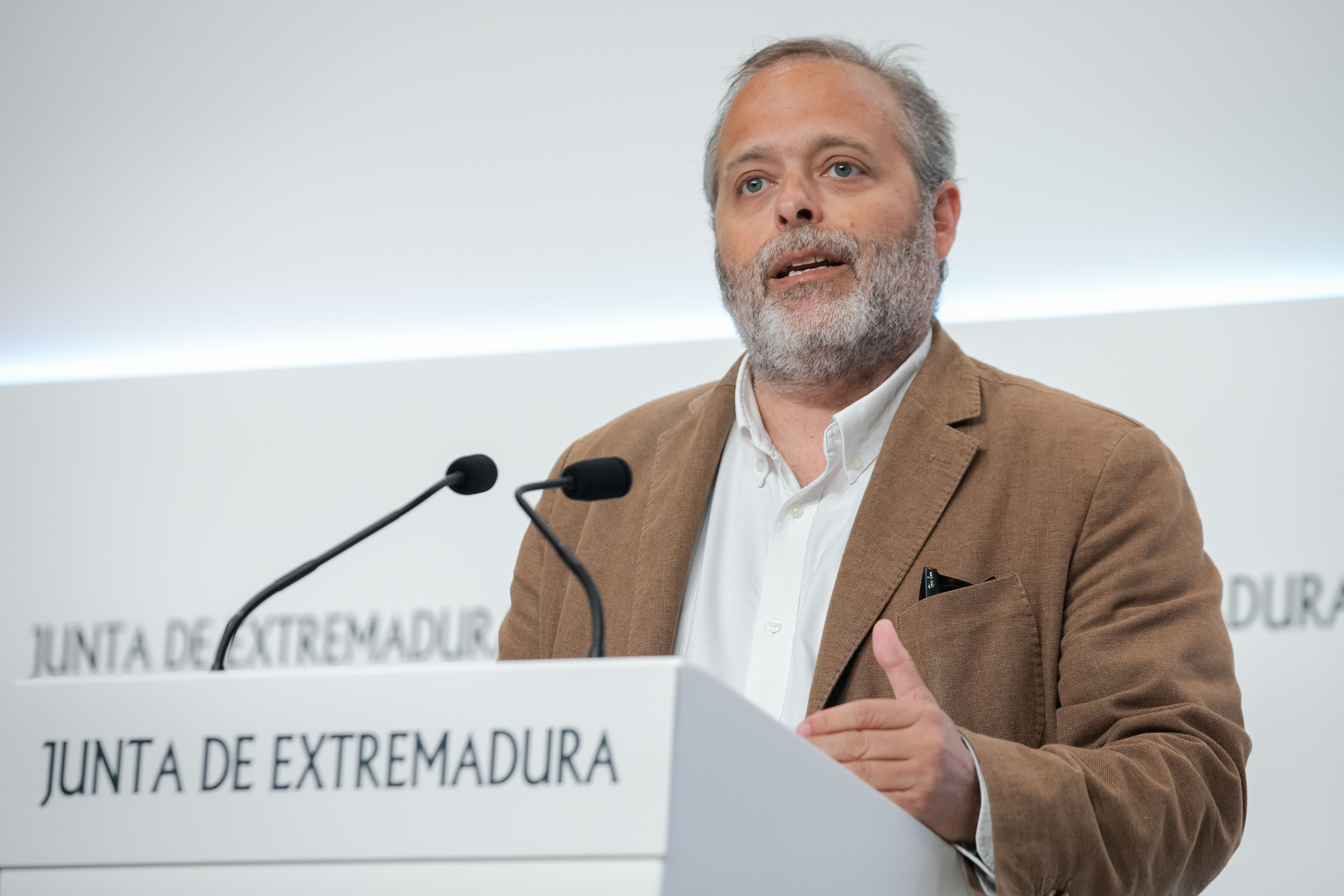 Foto del consejero de Economía, Ciencia y Agenda Digital durante la presentación