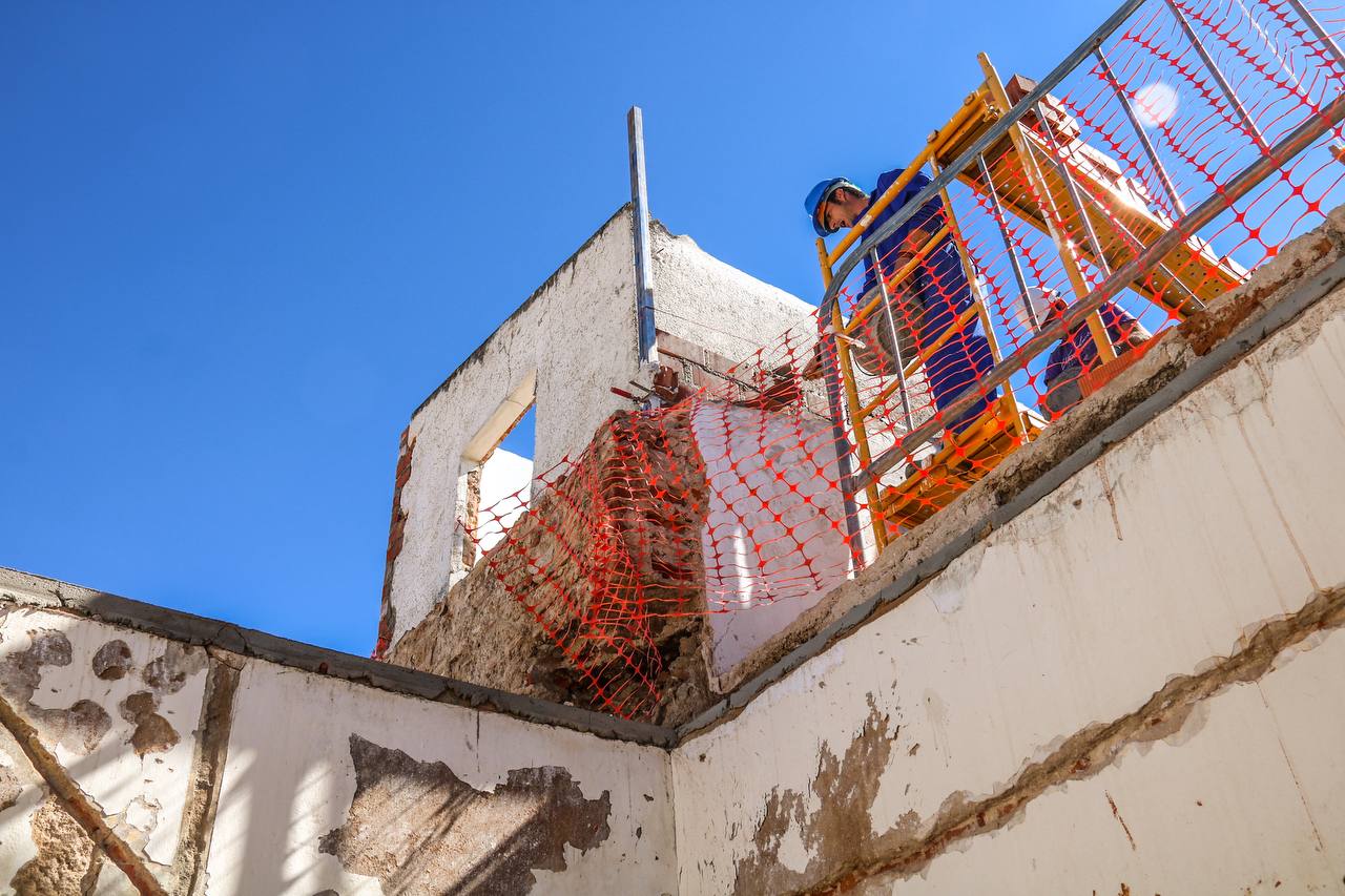 Leire Iglesia visita obras en viviendas acogidas programa Rehabita en Olivenza 6