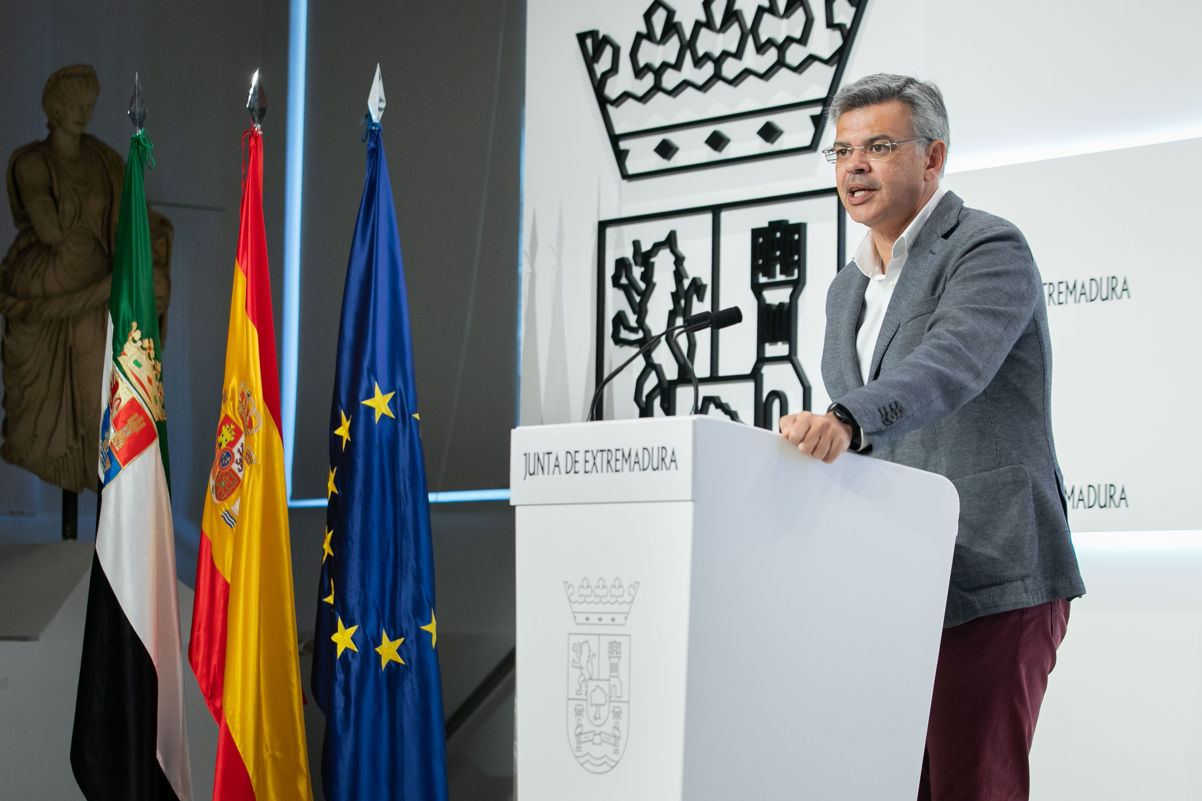 Juan Antonio González durante la reuda de prensa