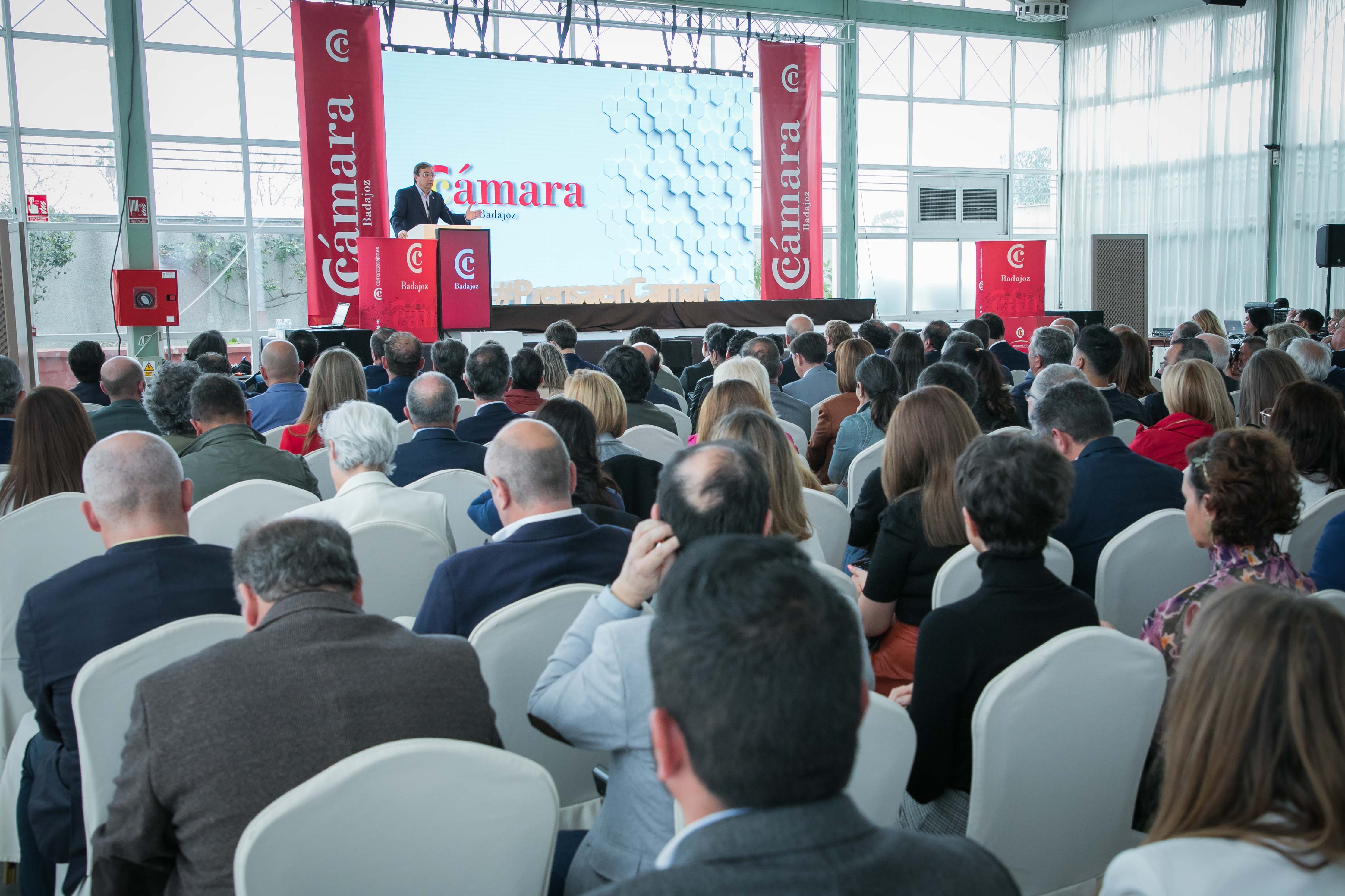 Acto toma posesión nuevo presidente de la Cámara de Comercio de Badajoz foto 6