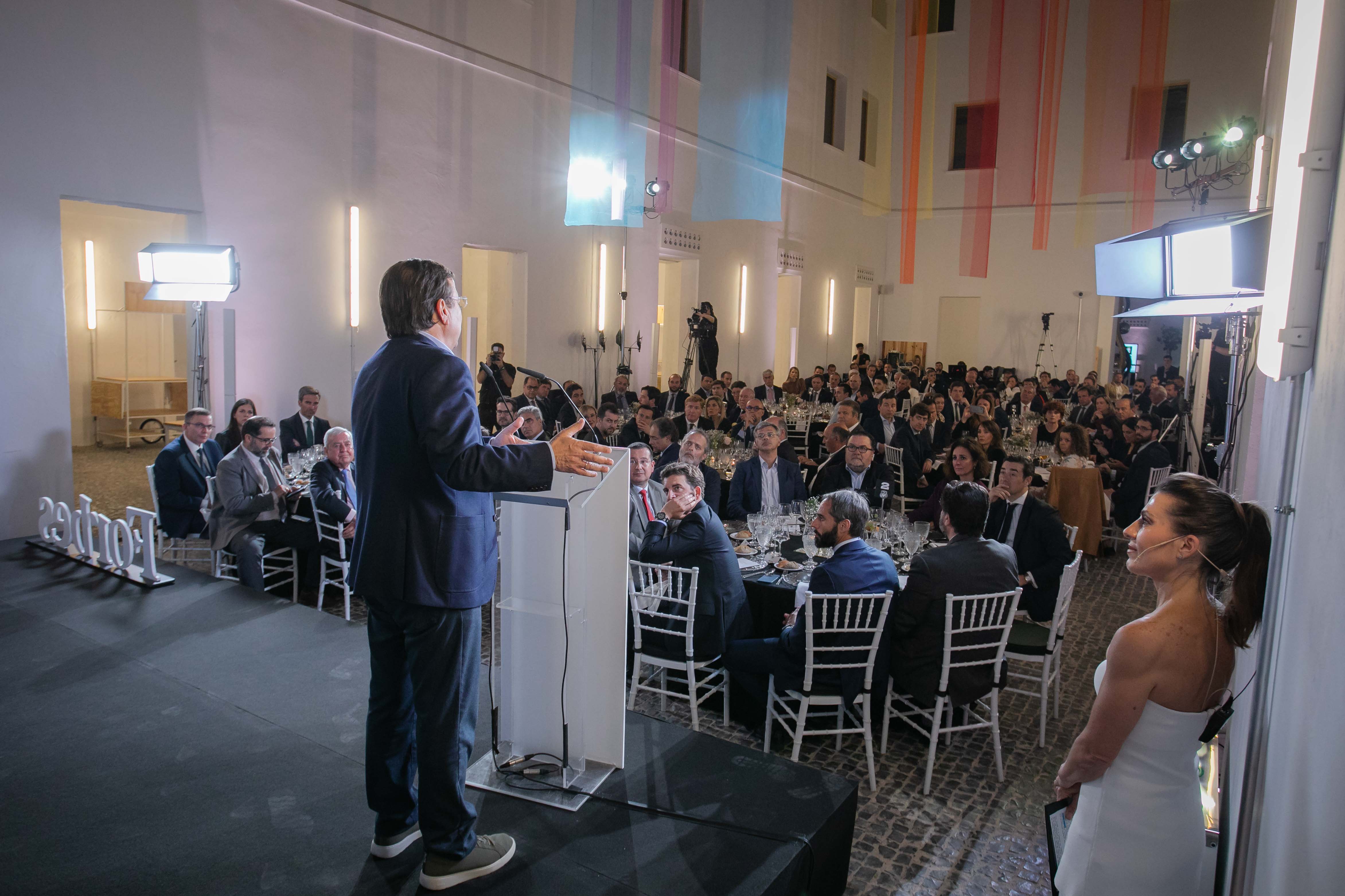 Imagen del presidente de la Junta durante su intervención en la cena aniversario de Forbes