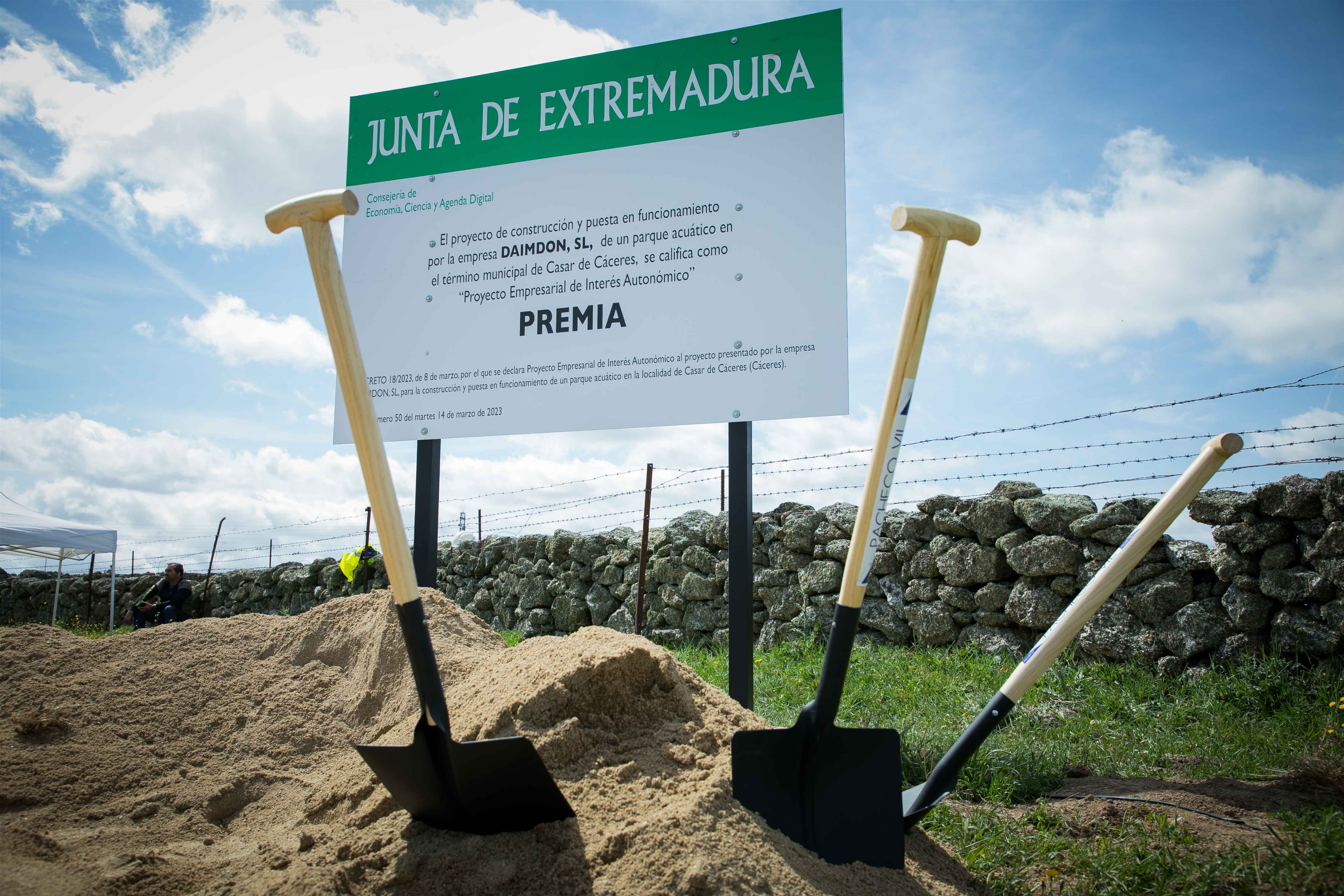 Colocación 1ª piedra del Parque Acuático de Casar de Cáceres foto 7