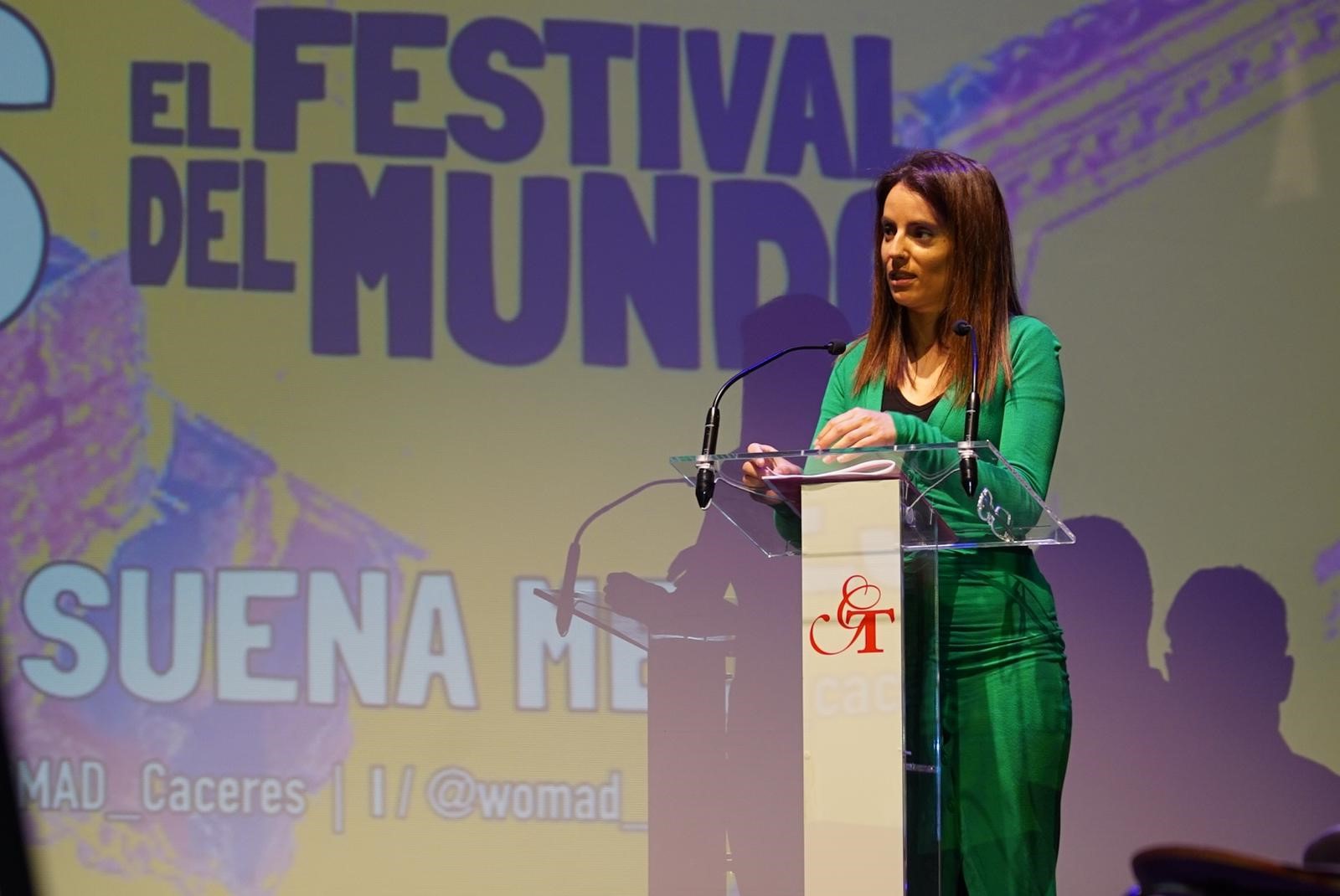 Foto de la consejera de Cultura en la presentación del Womad