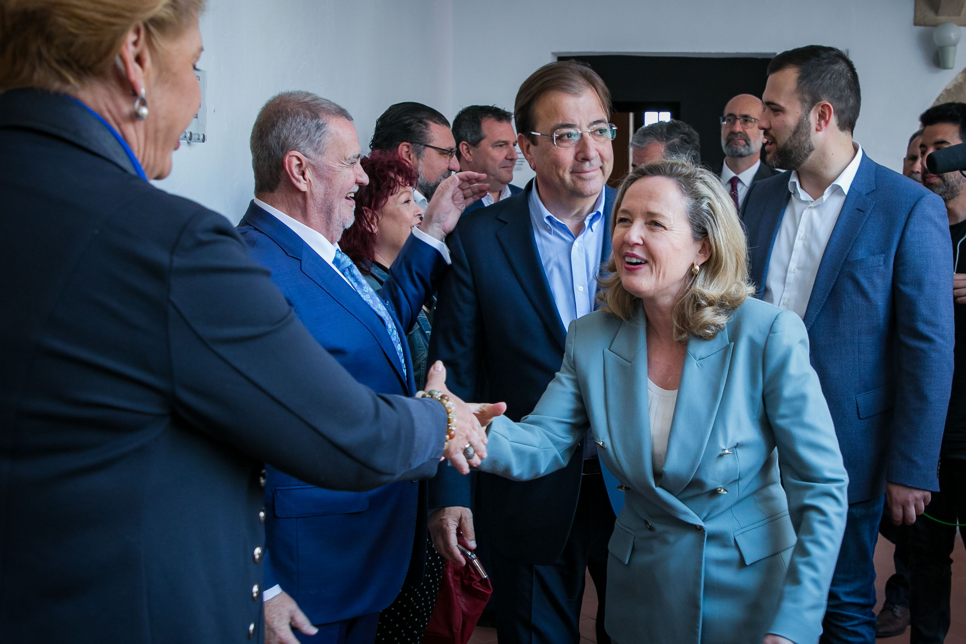 Fernández Vara y Nadiz Calviño en la Cámara de Comercio de Cáceres 4