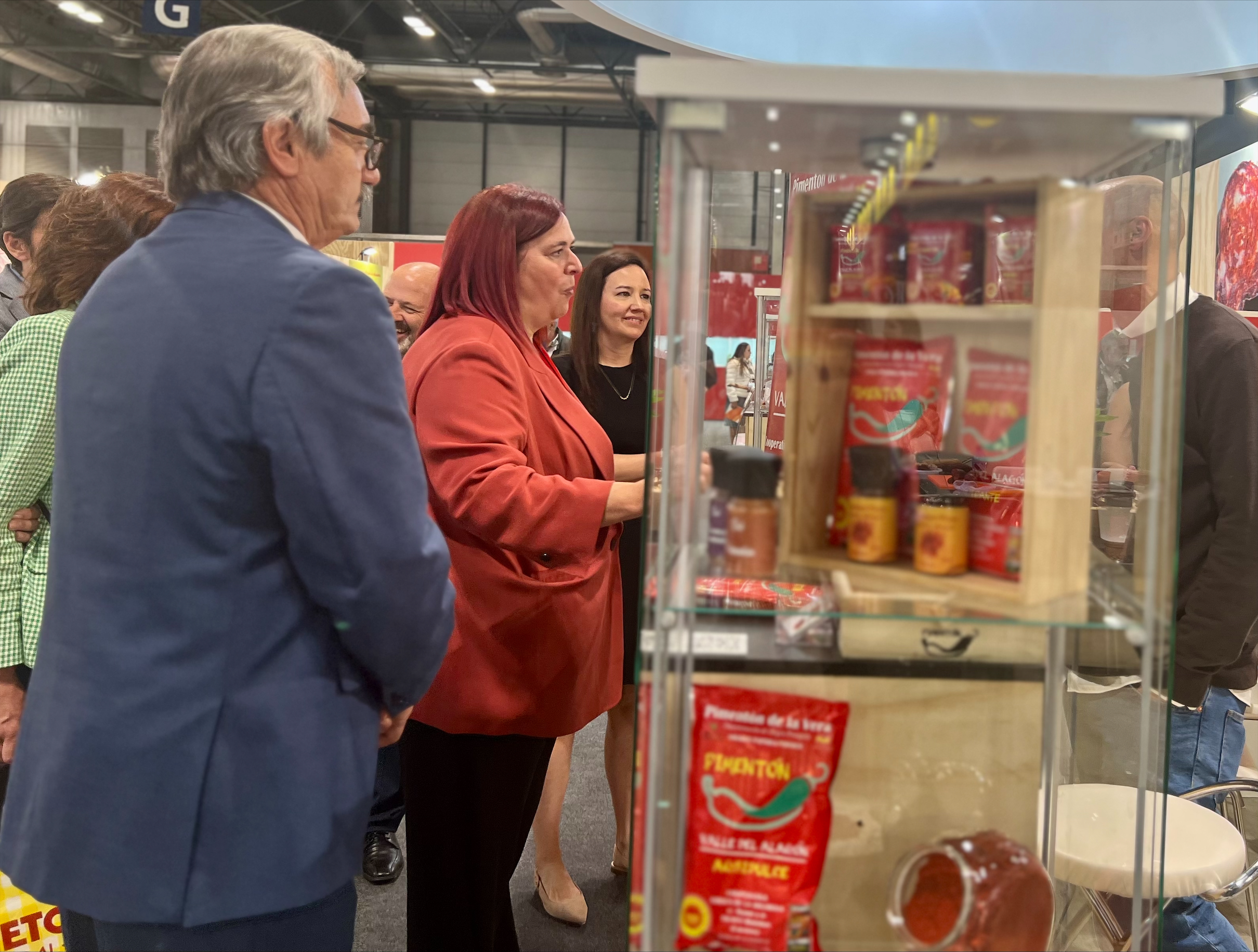 Foto de la visita de la consejera a Salon Gourmets