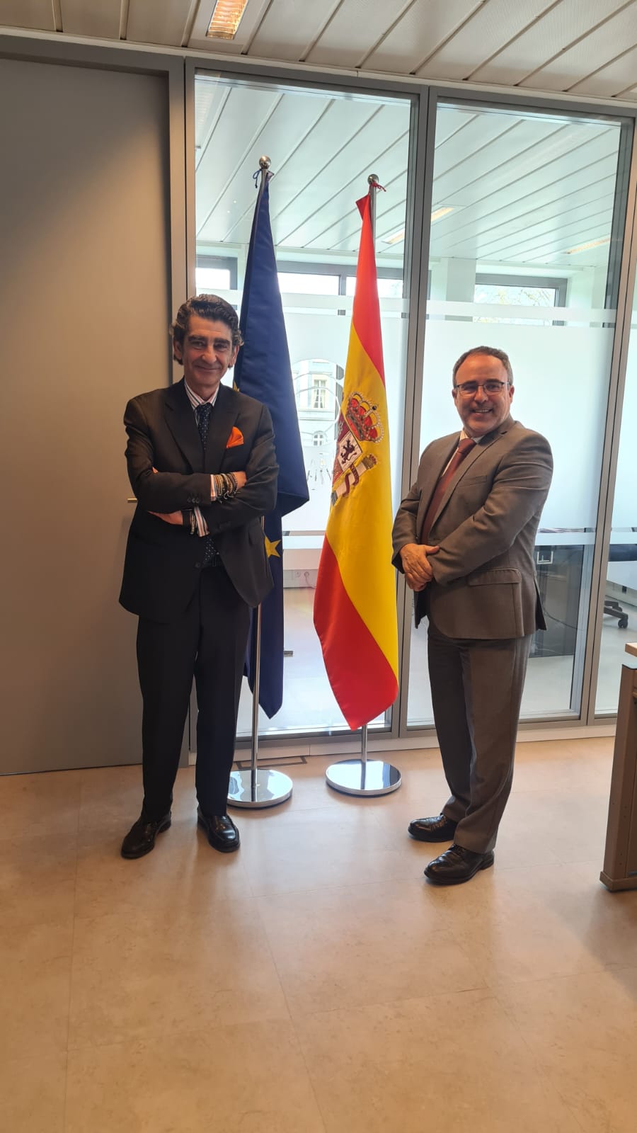 Foto del encuentro entre el director general de Turismo y el consejero de Turismo de la Embajada de España y director de la oficina de Turespaña en Bélgica