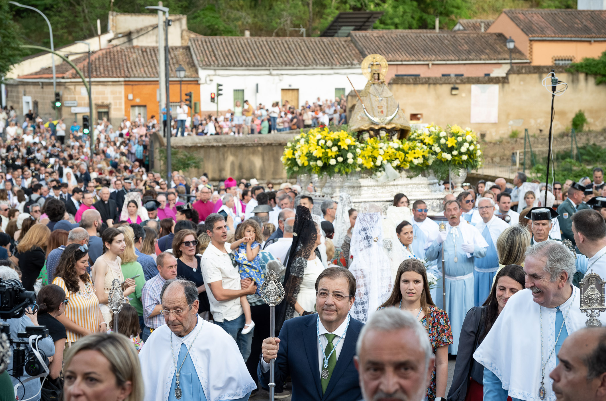 Bajada de la Virgen de la Montaña en procesión foto 3