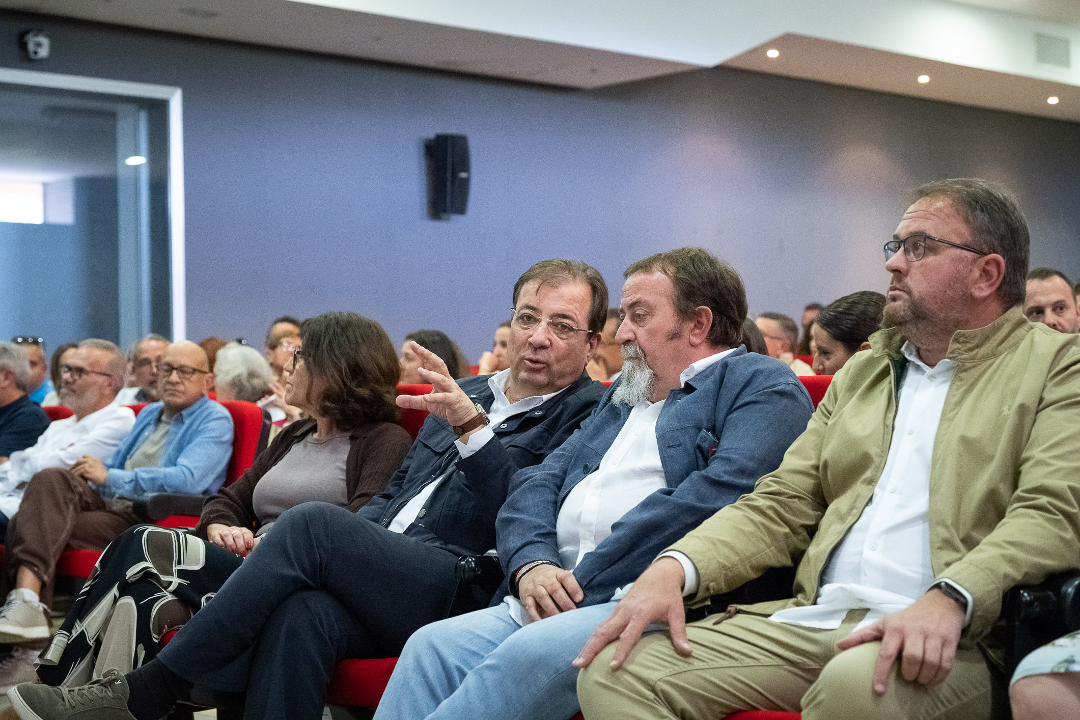 el presidente de la Junta durante el acto de entrega de premios de UGT 3