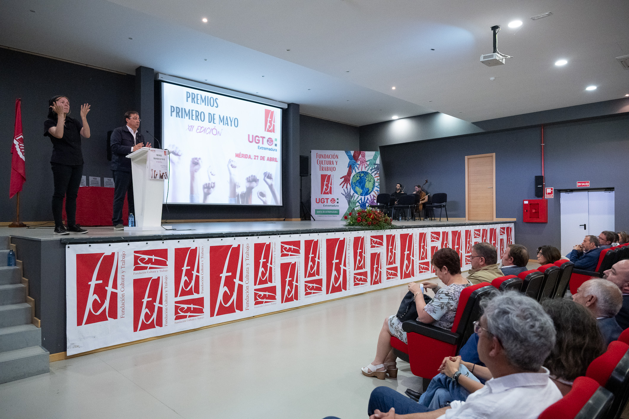 el presidente de la Junta durante el acto de entrega de premios de UGT 2