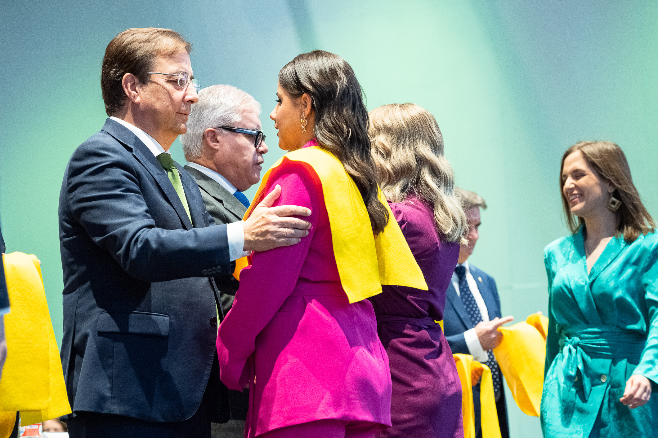 Fernández Vara en el acto de graduación de la XLV promoción del Grado en Medicina