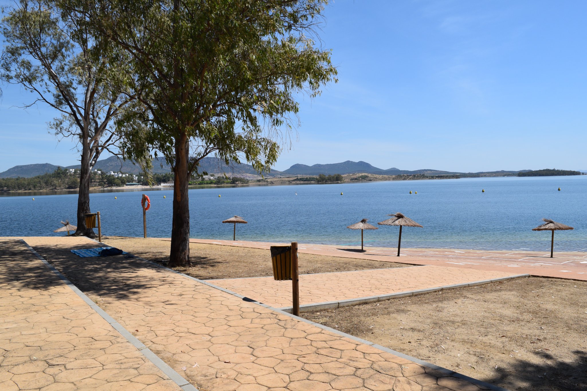 Imagen de la playa de interior de Campanario