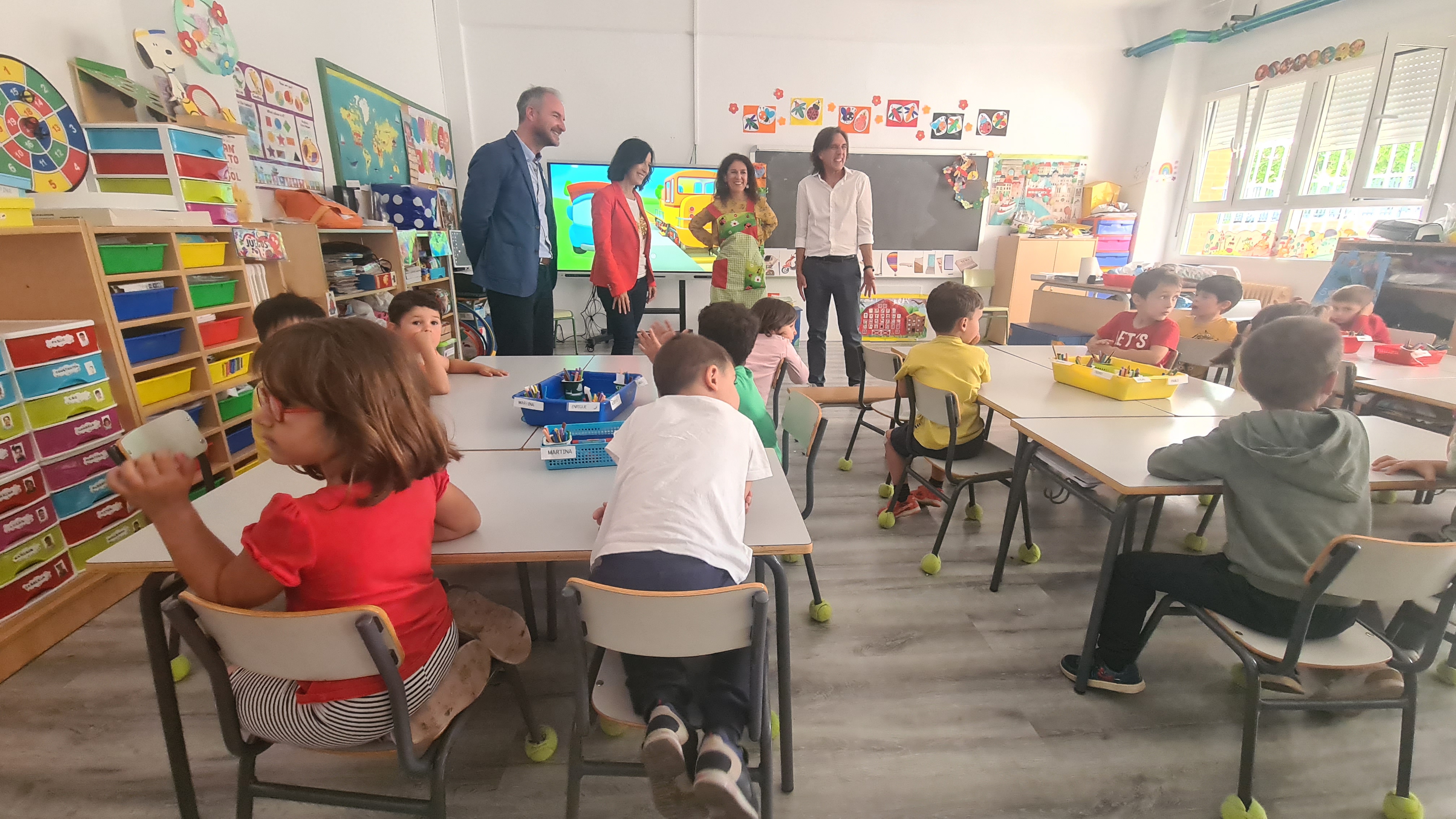 La consejera de Educación visita el CEIP Extremadura de Cáceres