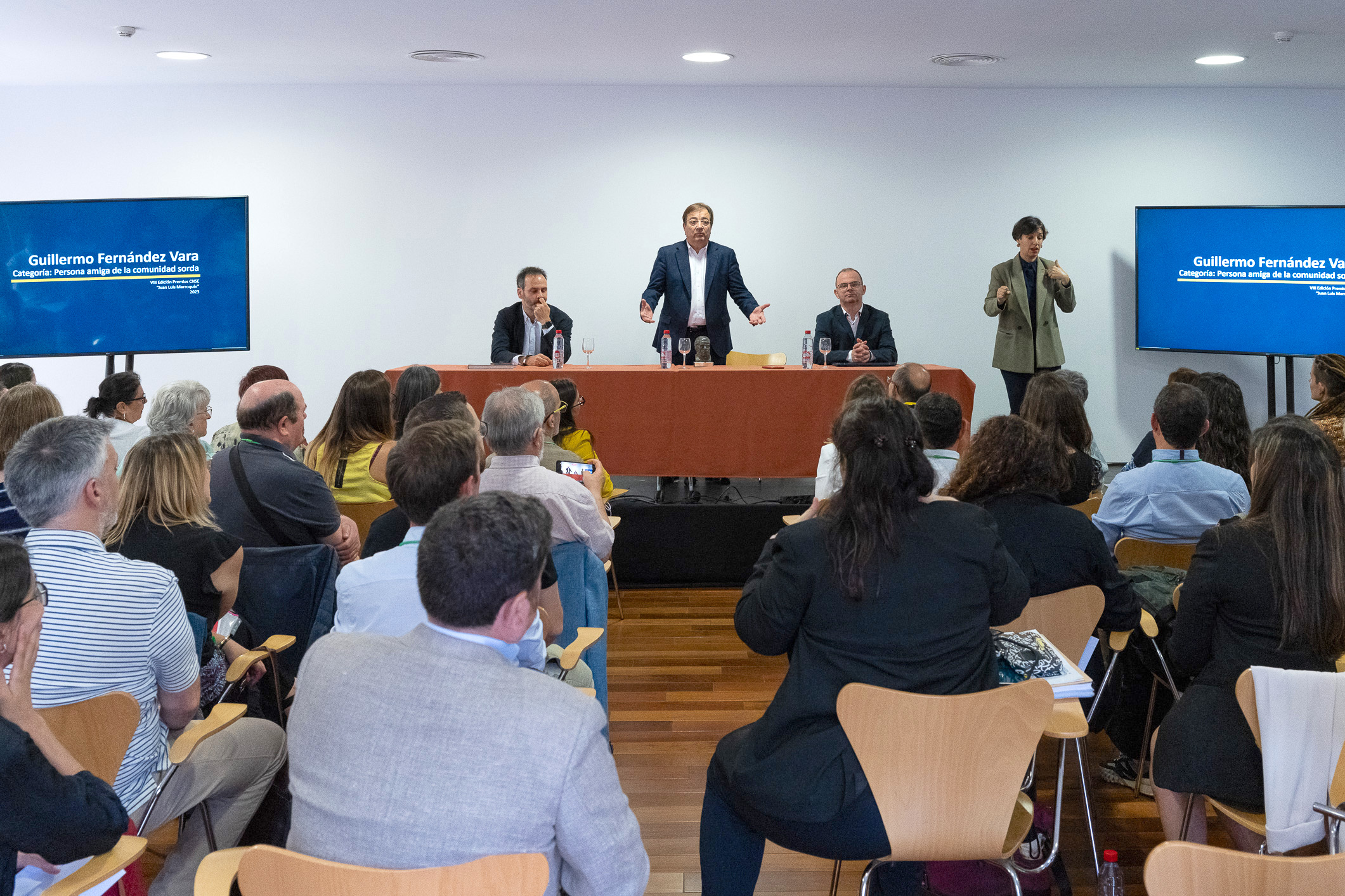 Fernández Vara en el acto de entrega del premio Juan Luis Marroquín 2