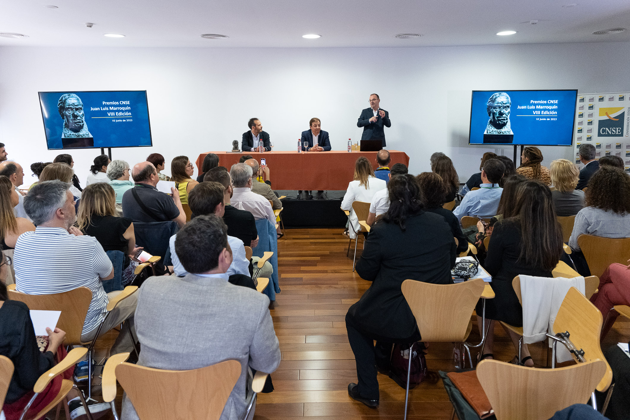 Fernández Vara en el acto de entrega del premio Juan Luis Marroquín 3