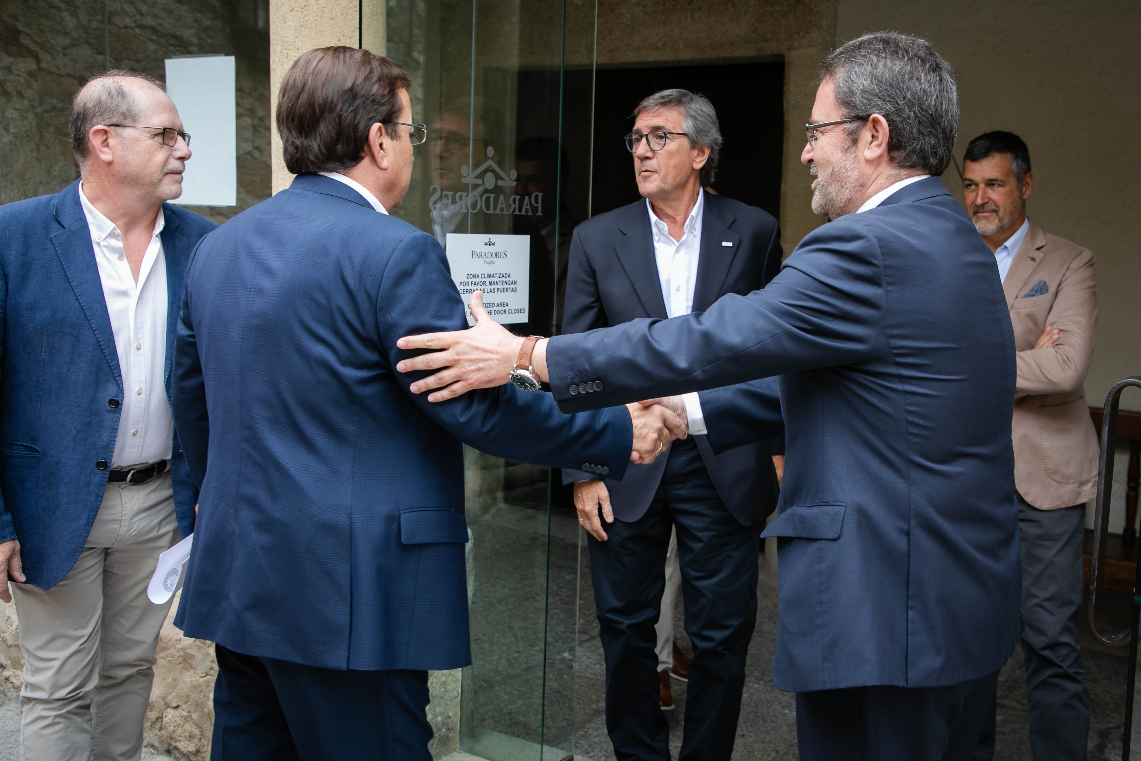 Fernández Vara en la clausura de la reunión de la Comisión Ejecutiva de la  FEV 3